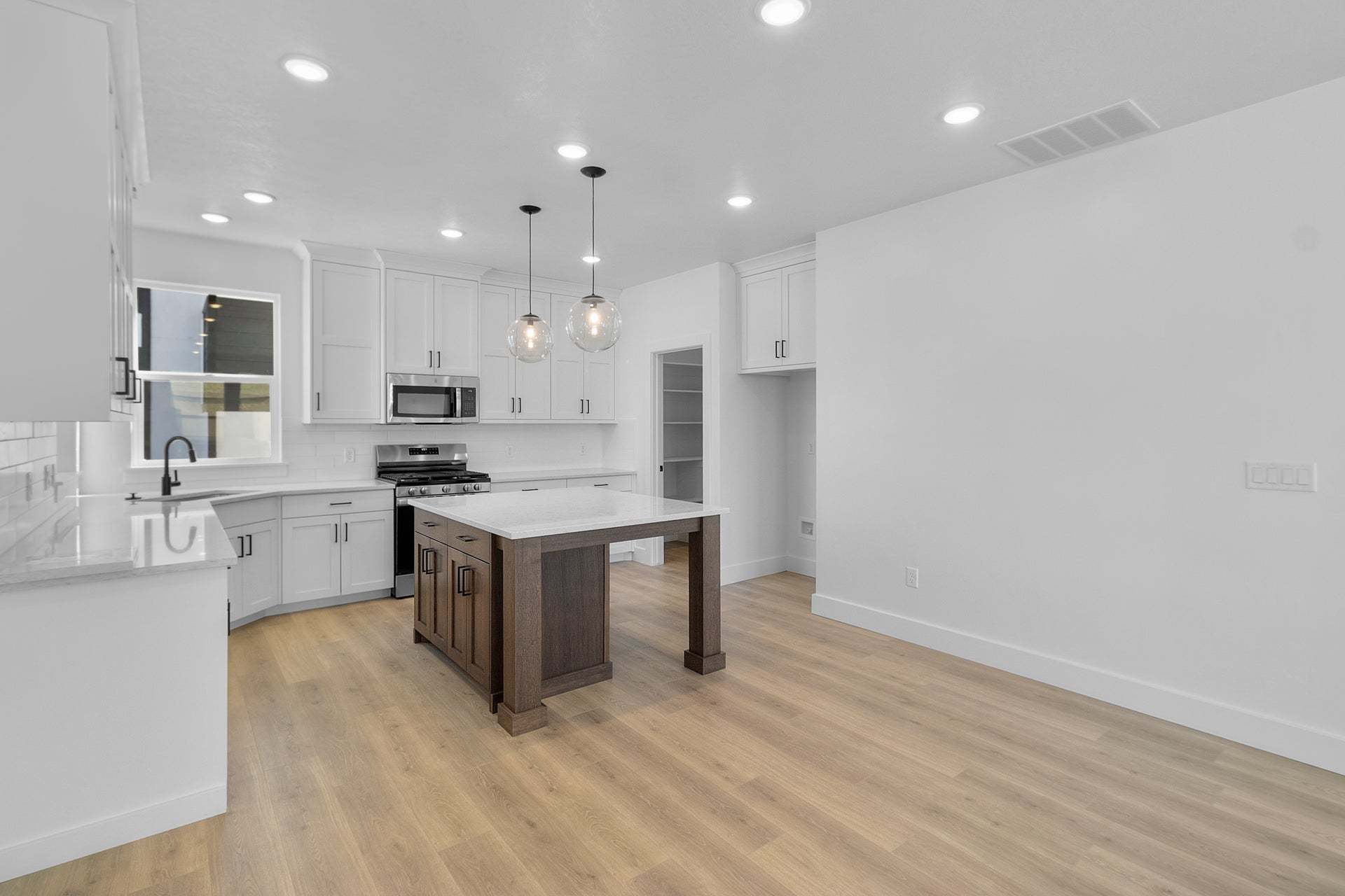 *Finished home photos are representational images only. See sales agent for details.