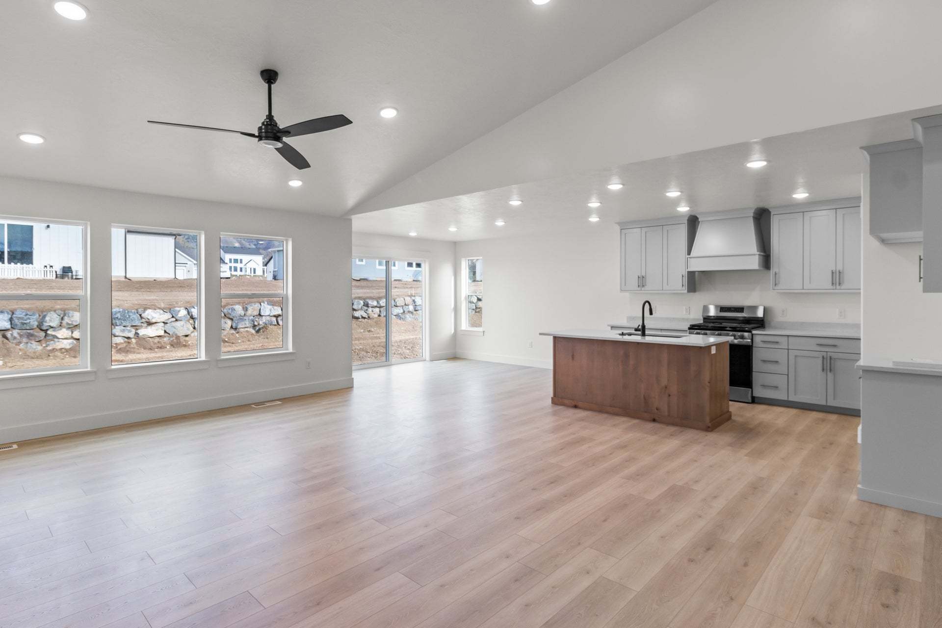 *Finished home photos are representational images only. See sales agent for details.