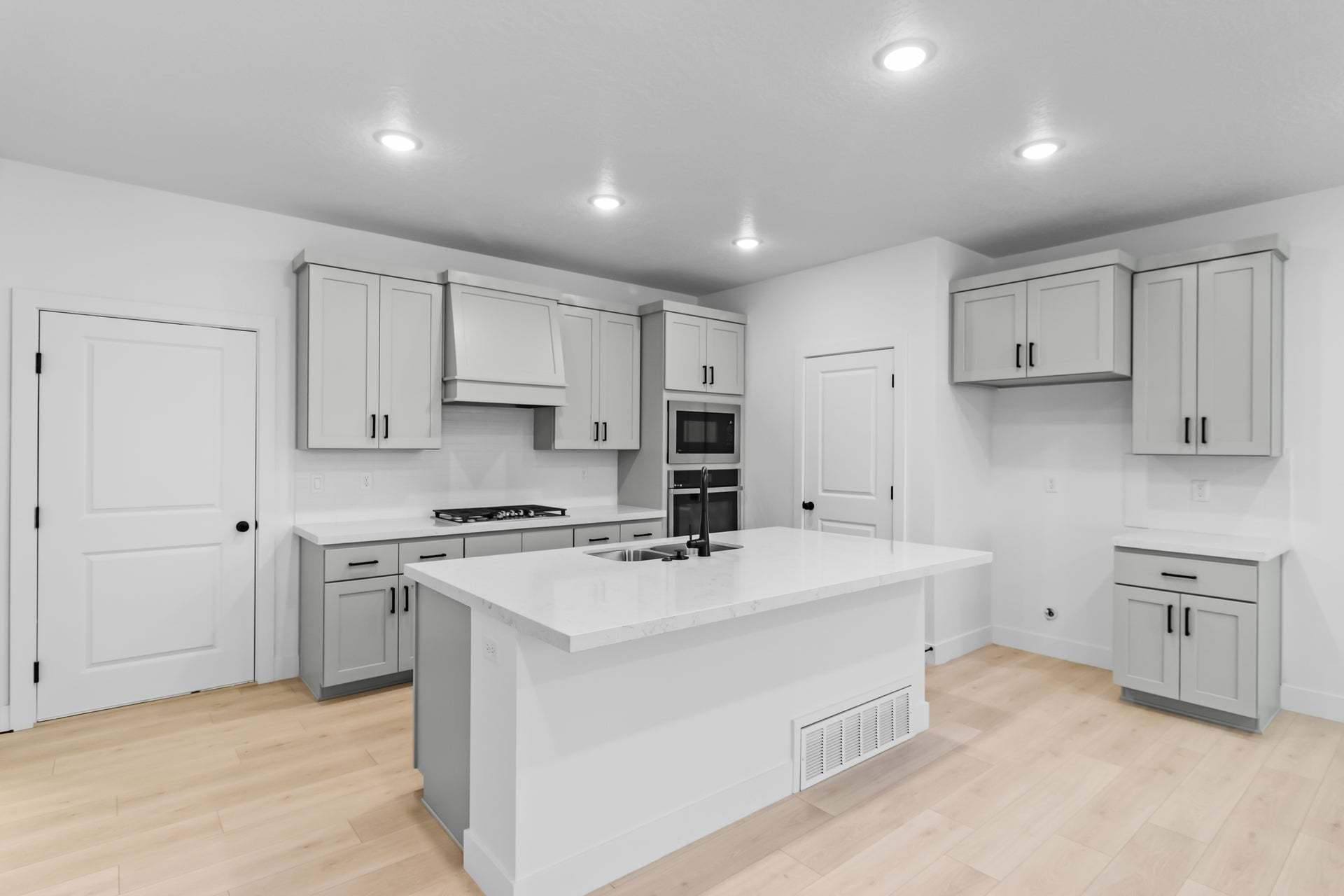 *Finished home photos are representational images only. See sales agent for details.