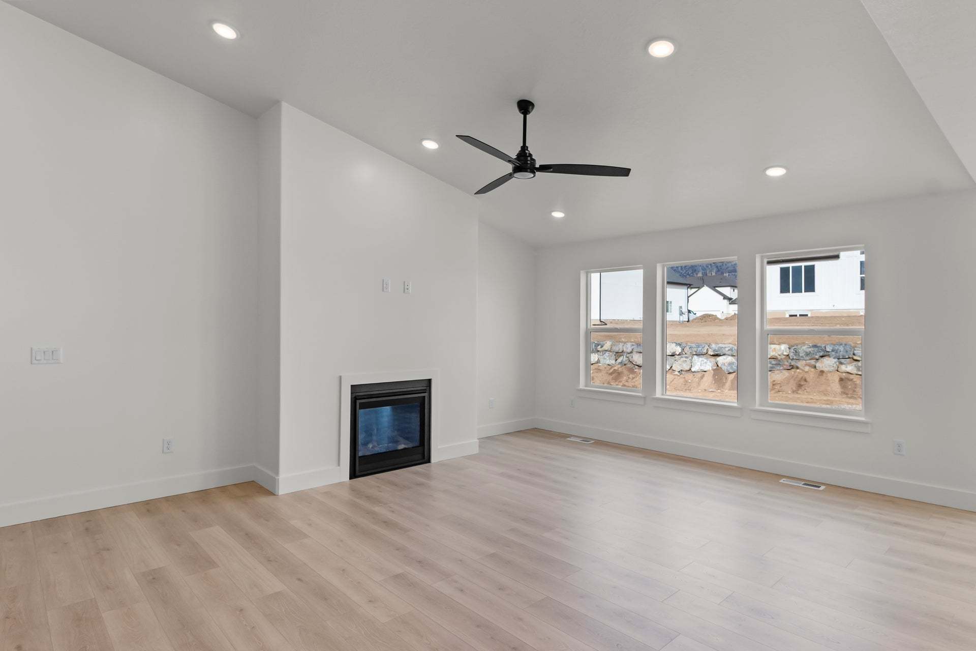 *Finished home photos are representational images only. See sales agent for details.