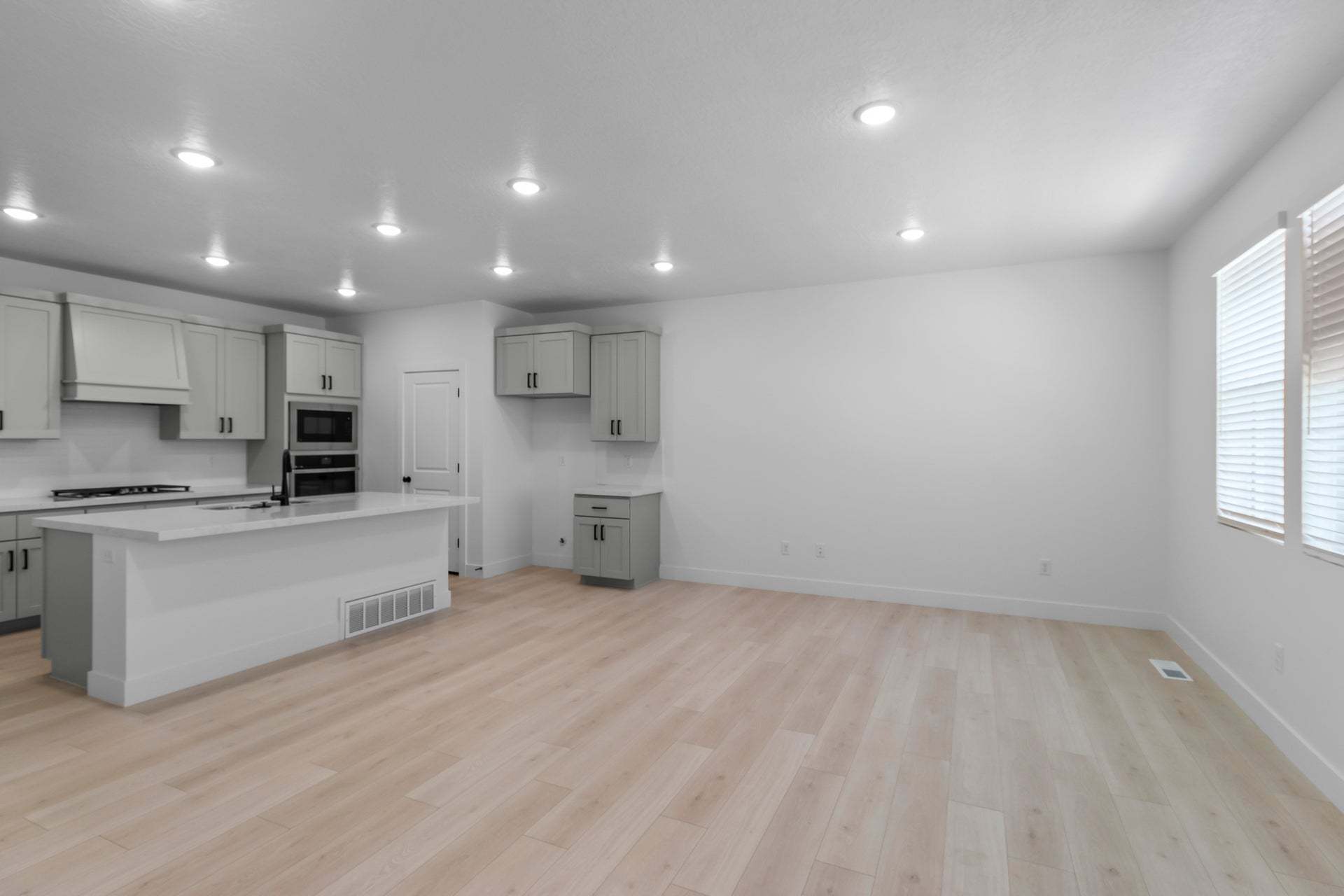 *Finished home photos are representational images only. See sales agent for details.