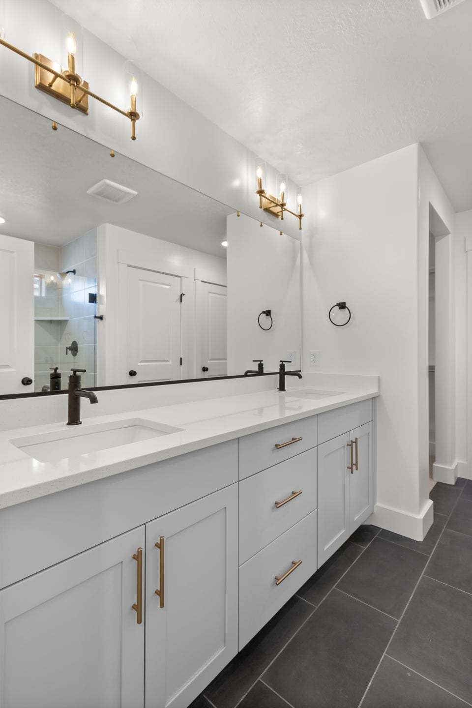 *Finished home photos are representational images only. See sales agent for details.