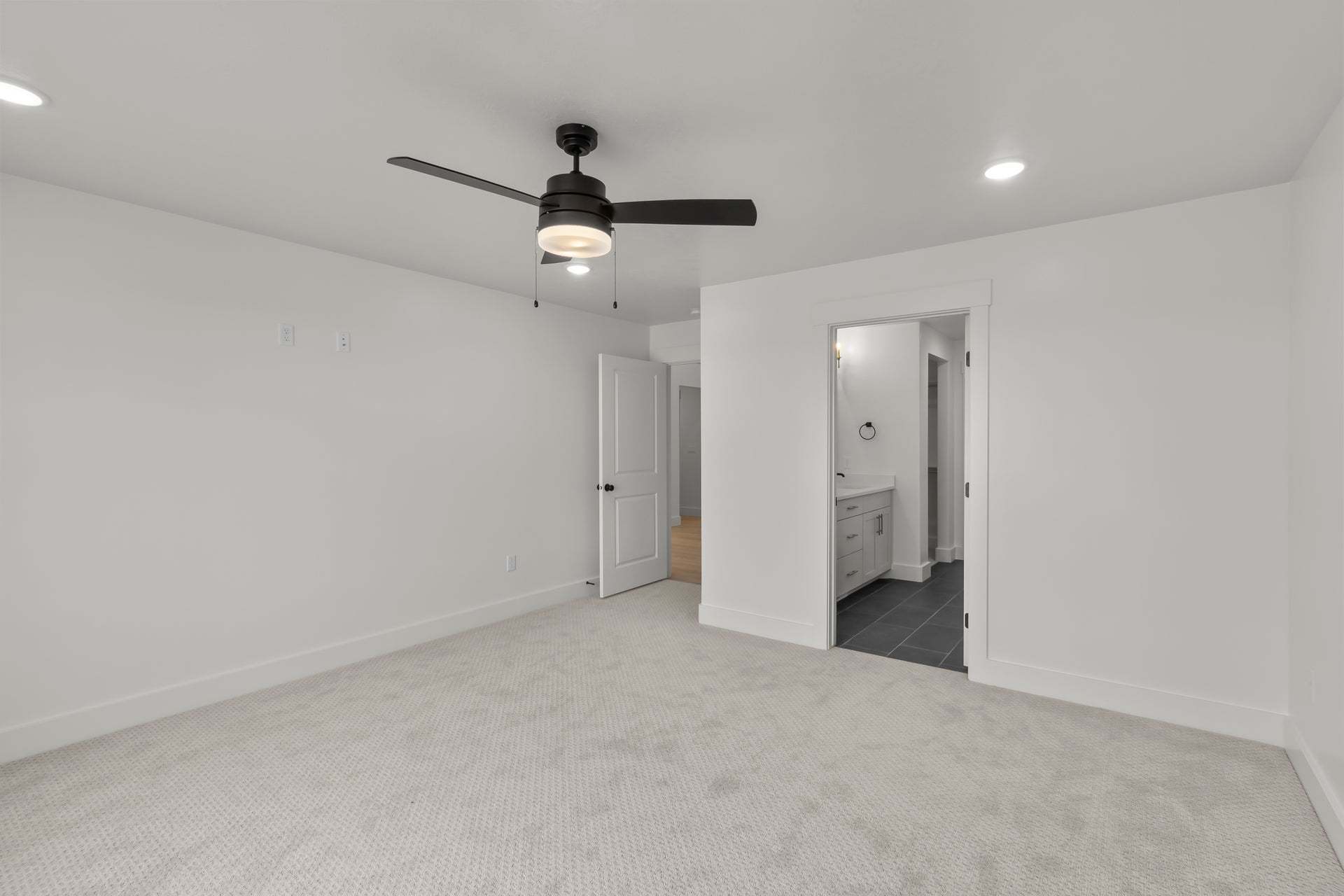 *Finished home photos are representational images only. See sales agent for details.