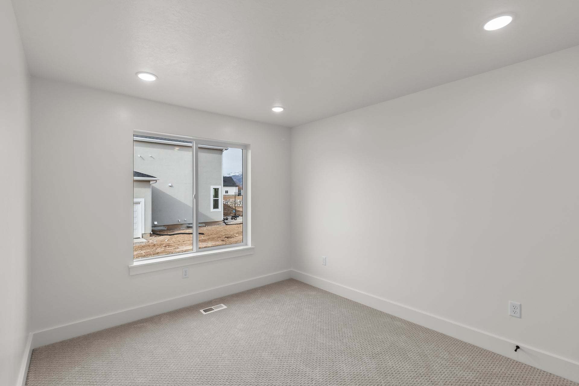 *Finished home photos are representational images only. See sales agent for details.