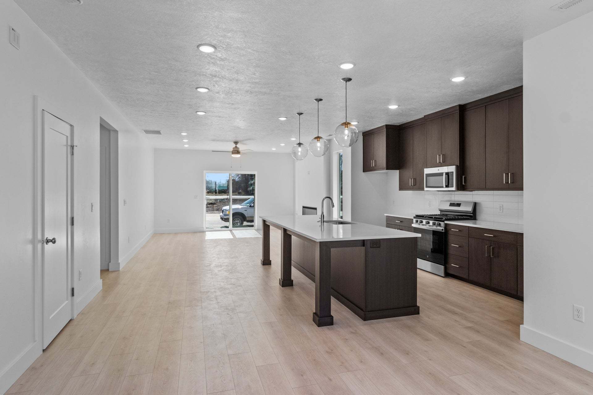 *Finished home photos are representational images only. See sales agent for details.