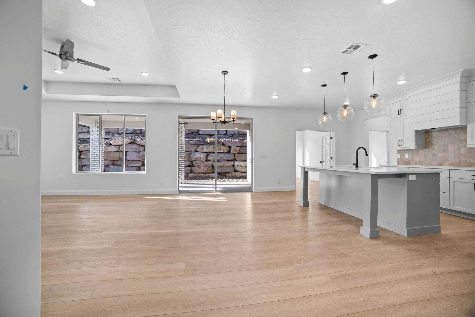 *Finished home photos are representational images only. See sales agent for details.*