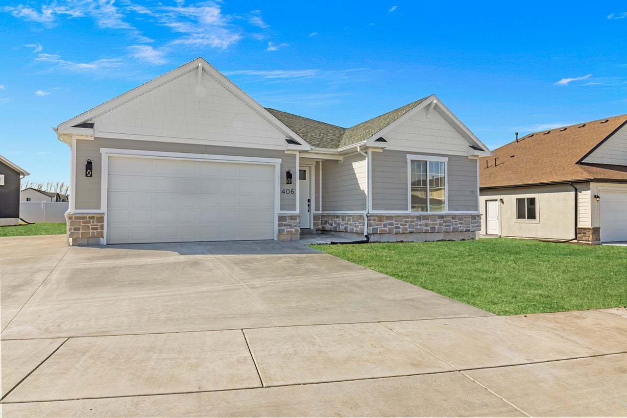 *Finished home photos are representational images only. See sales agent for details.