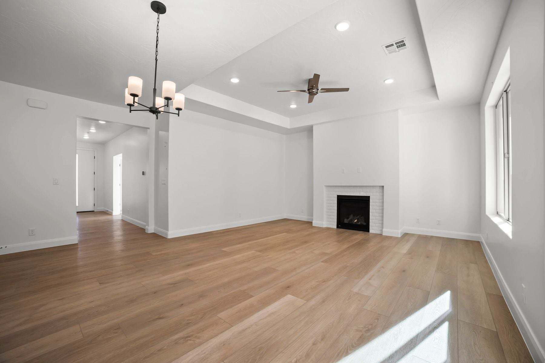 *Finished home photos are representational images only. See sales agent for details.*