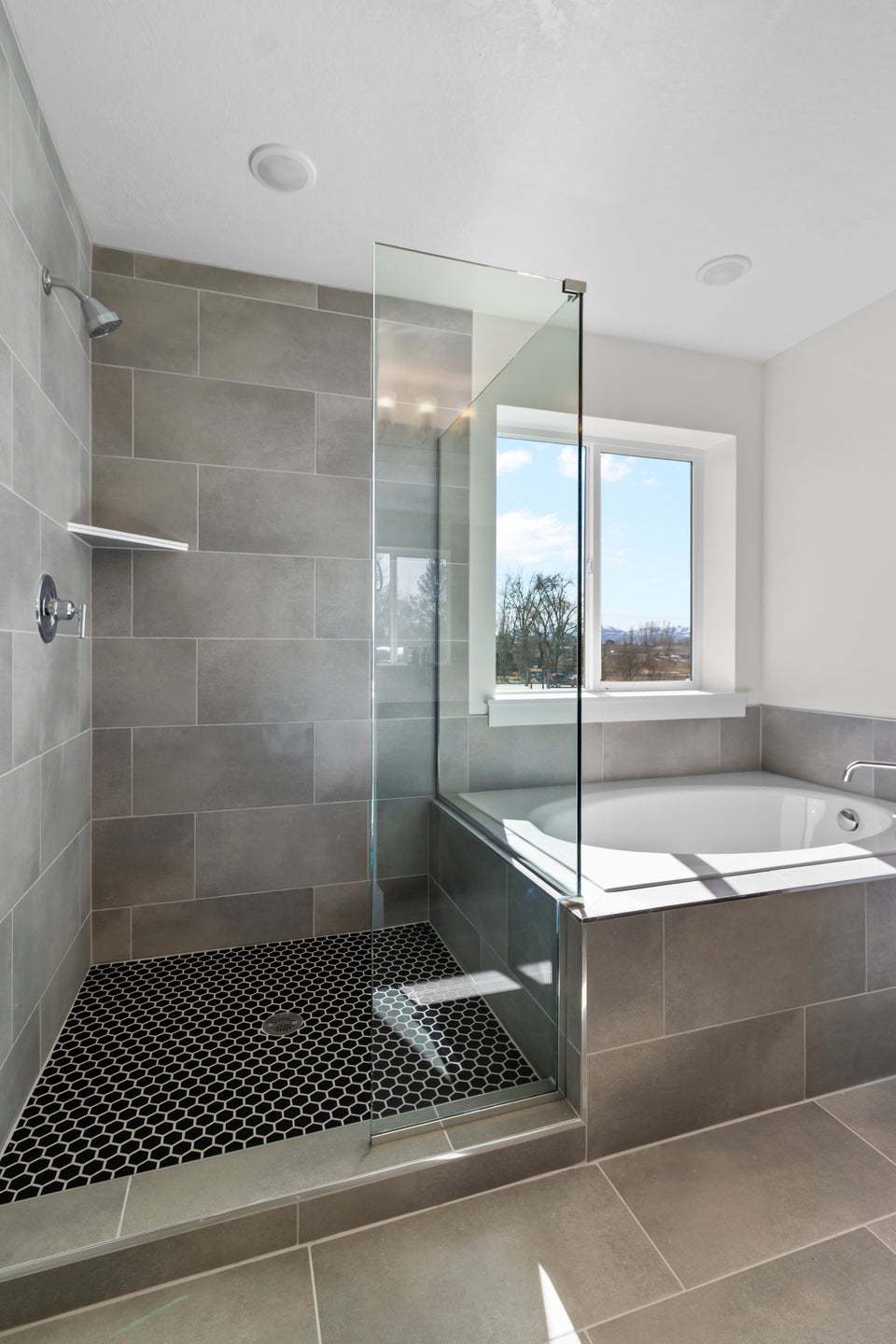 *Finished home photos are representational images only. See sales agent for details.