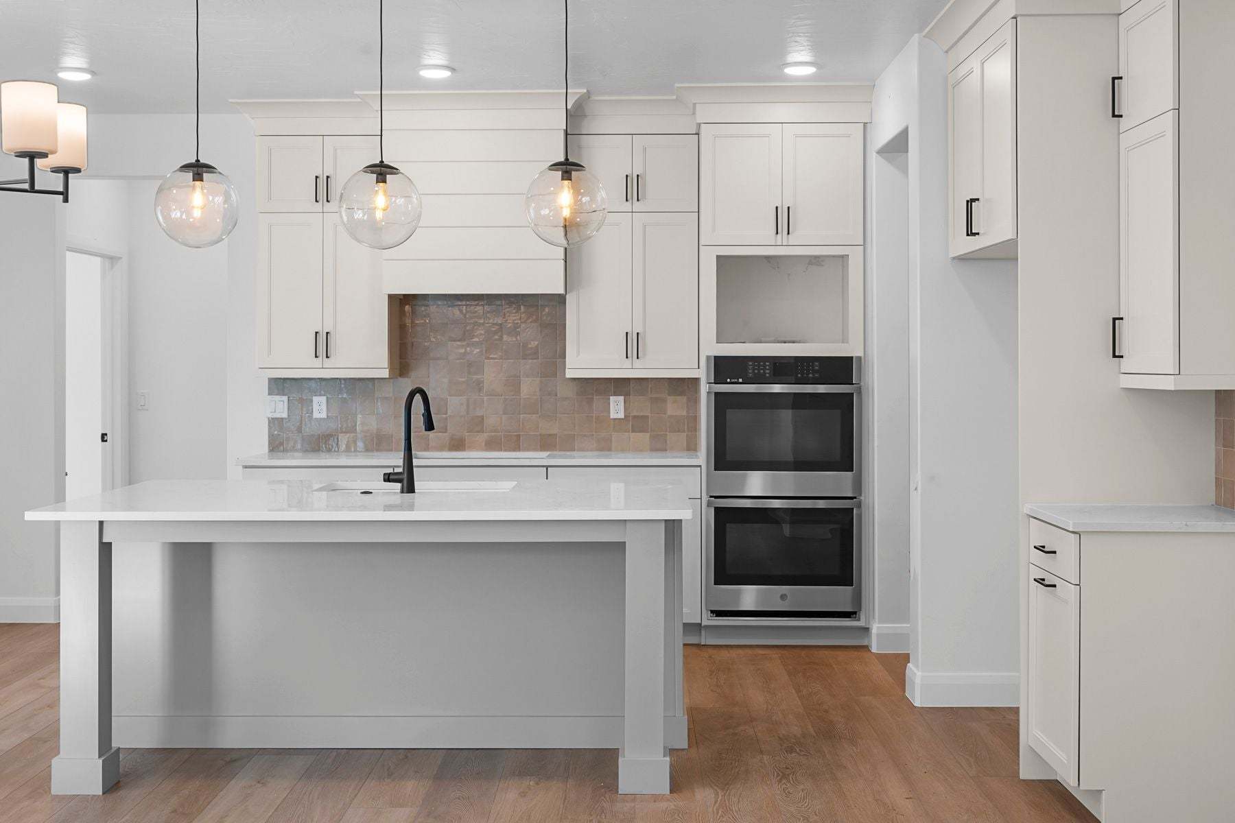 *Finished home photos are representational images only. See sales agent for details.*