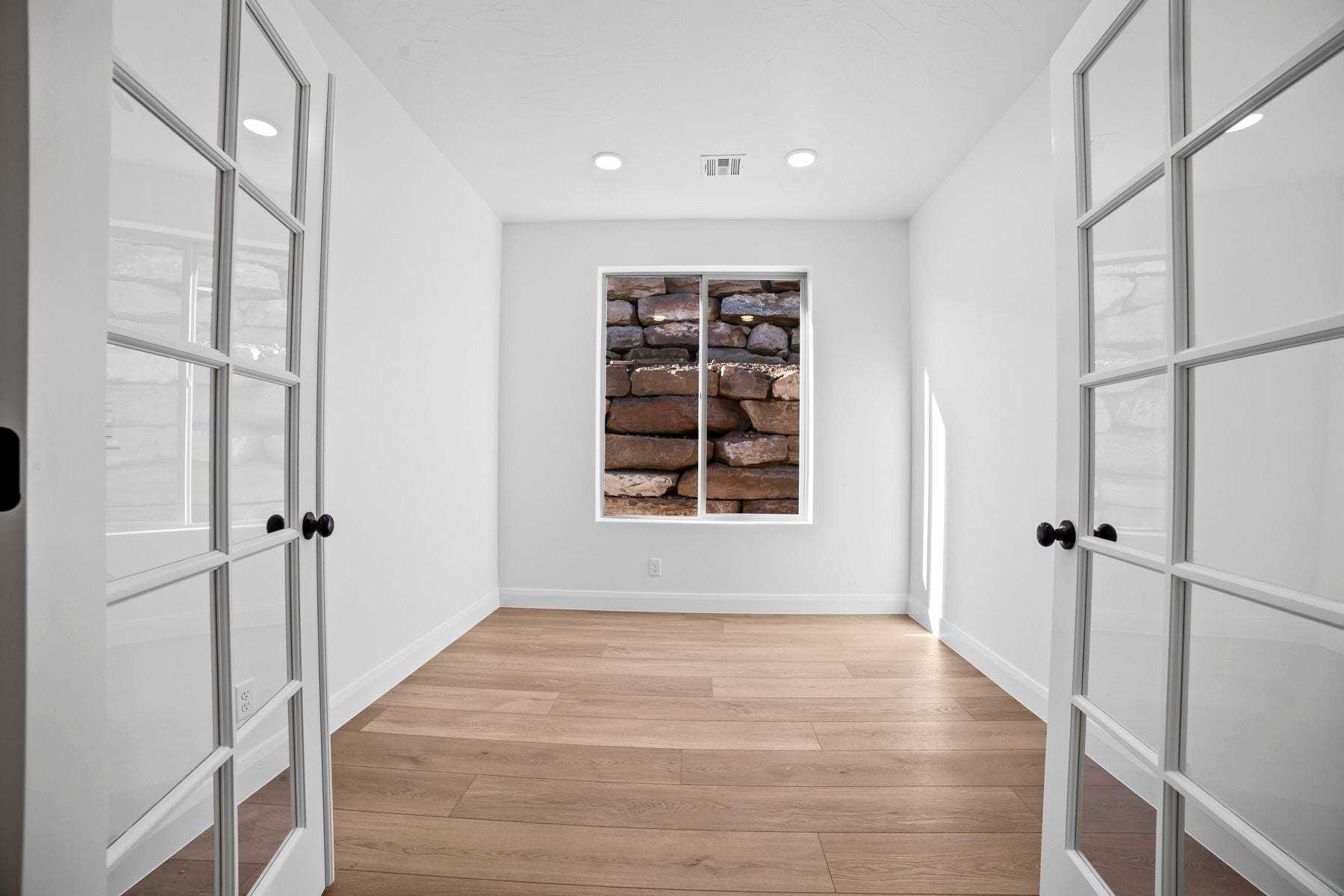 Flex/Dining Room *Finished home photos are representational images only. See sales agent for details