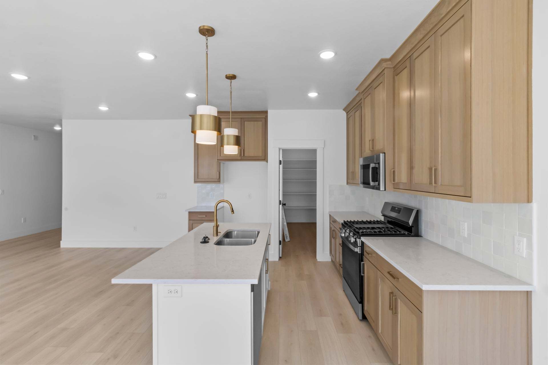 *Finished home photos are representational images only. See sales agent for details.