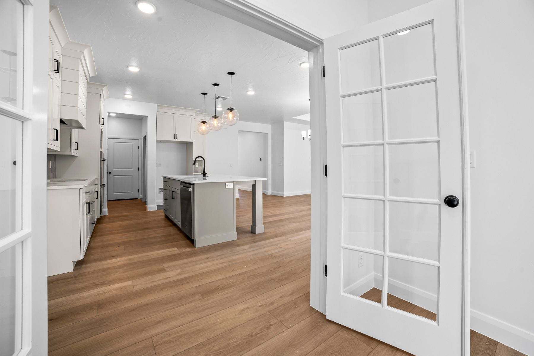 Flex/Dining Room *Finished home photos are representational images only. See sales agent for details