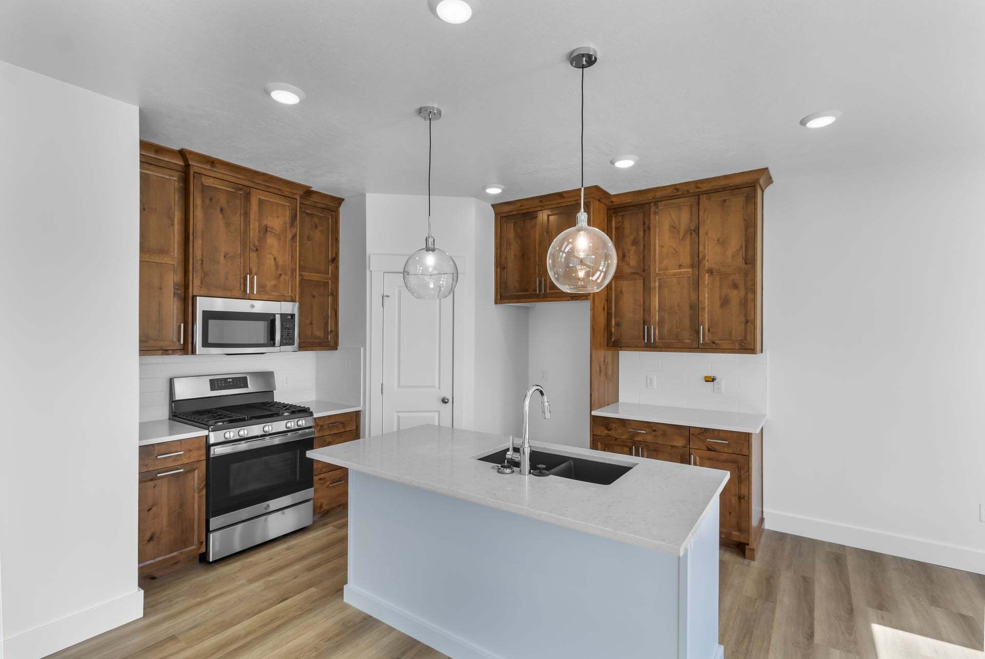 *Finished home photos are representational images only. See sales agent for details.