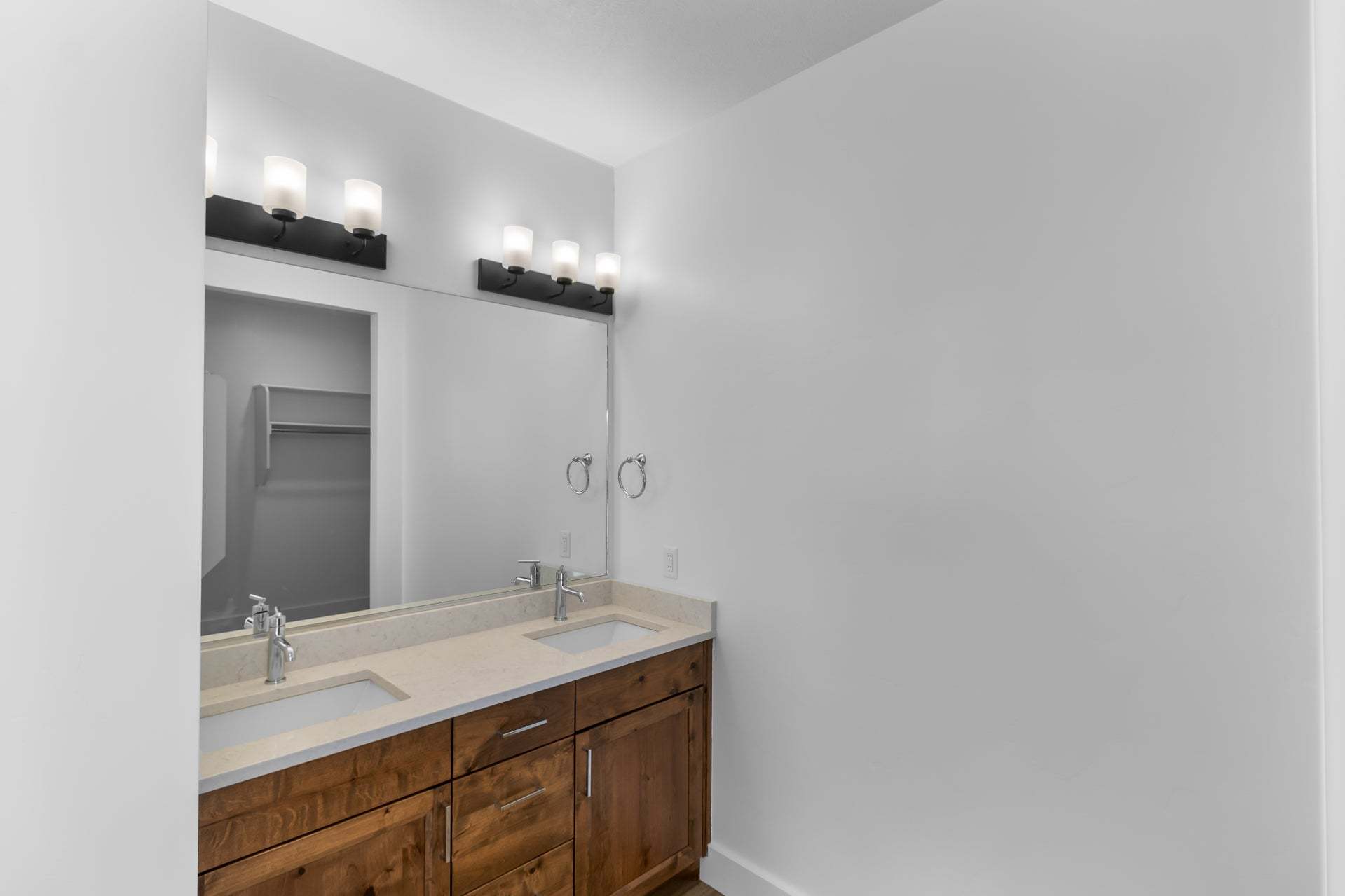 *Finished home photos are representational images only. See sales agent for details.