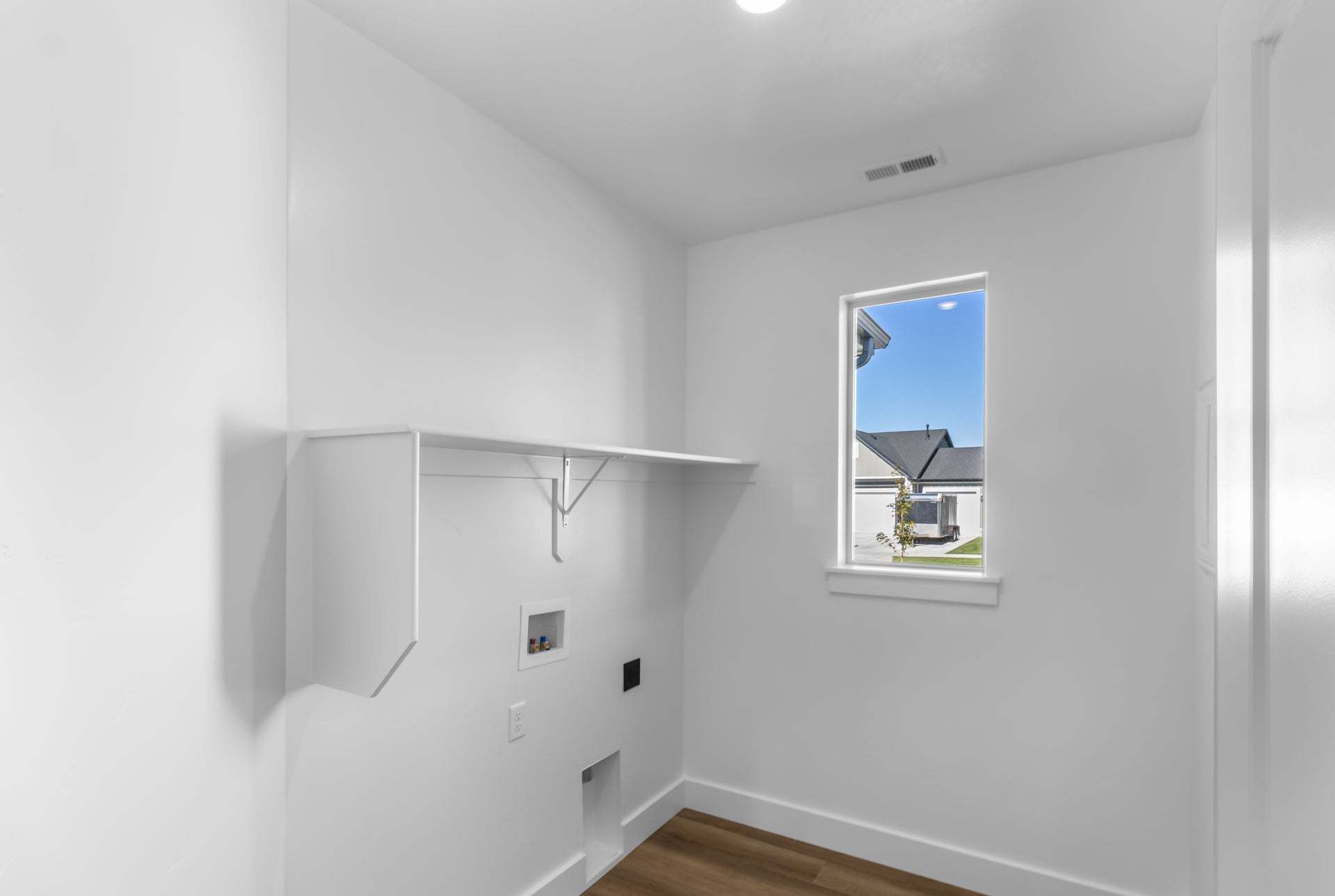 *Finished home photos are representational images only. See sales agent for details.