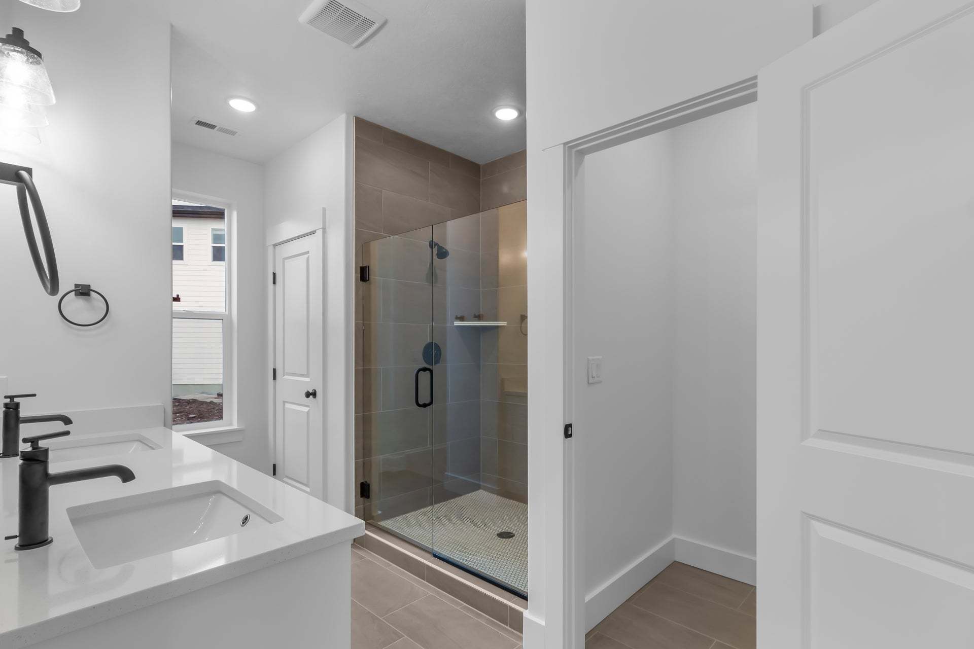 *Finished home photos are representational images only. See sales agent for details.