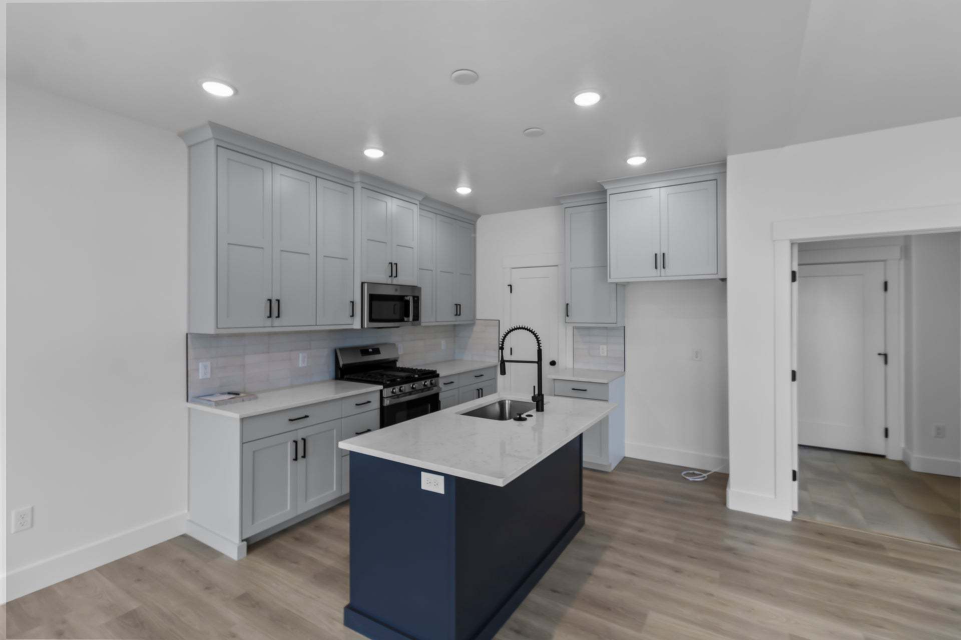 *Finished home photos are representational images only. See sales agent for details.