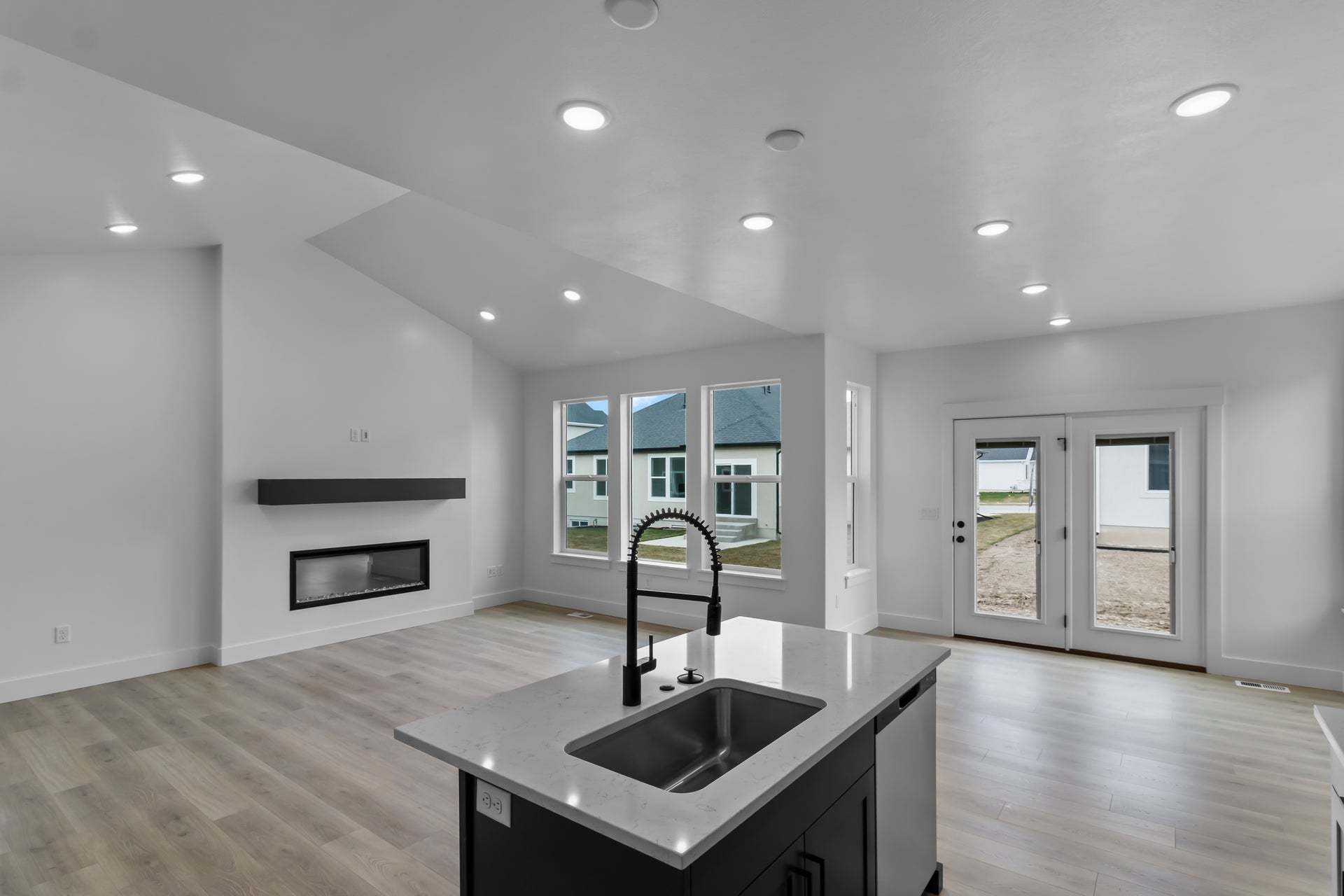 *Finished home photos are representational images only. See sales agent for details.