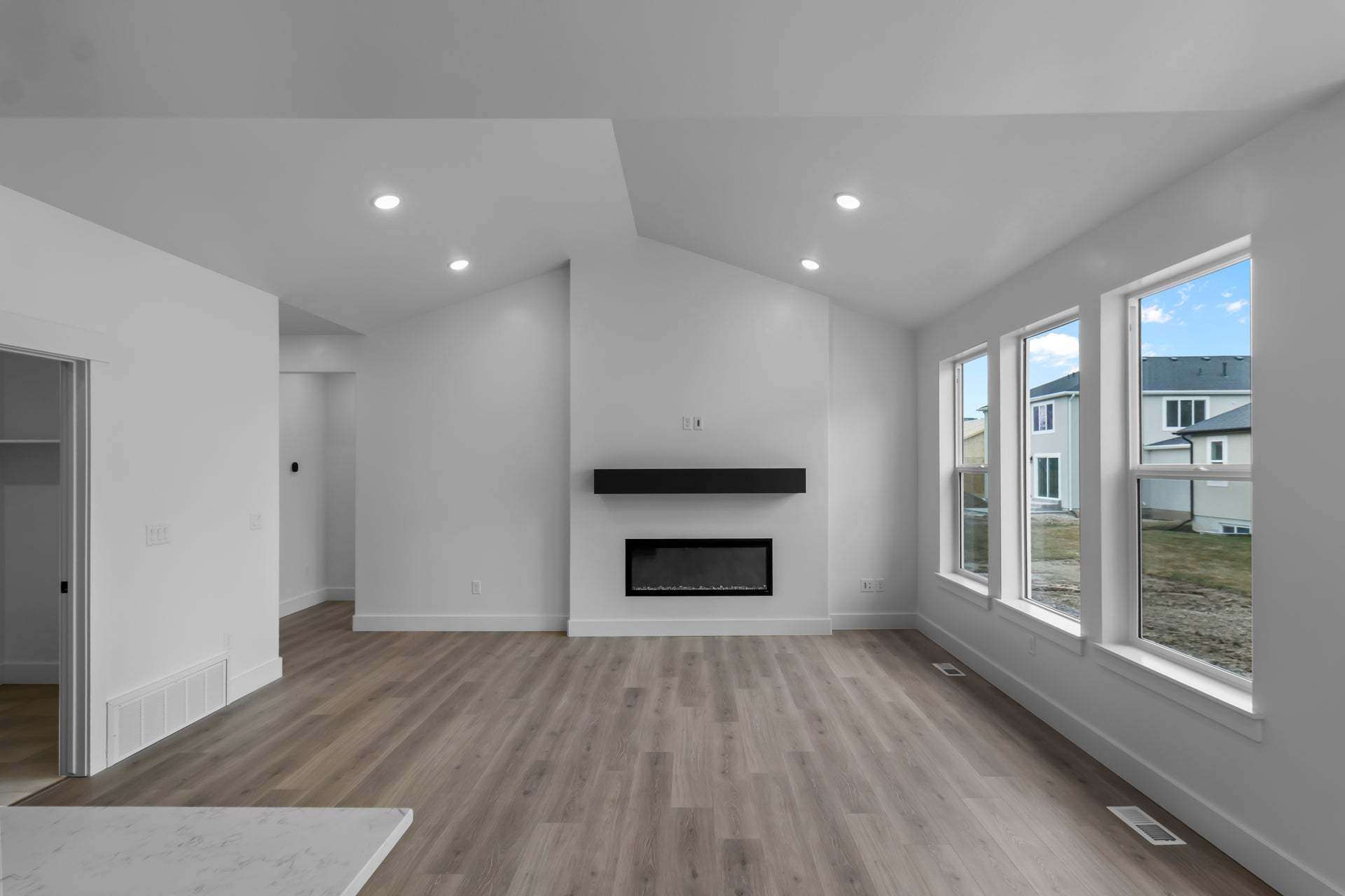 *Finished home photos are representational images only. See sales agent for details.