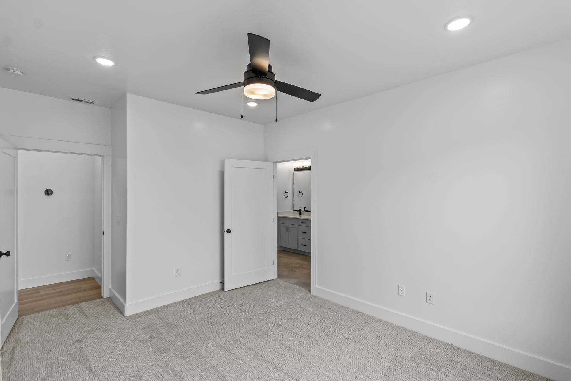 *Finished home photos are representational images only. See sales agent for details.