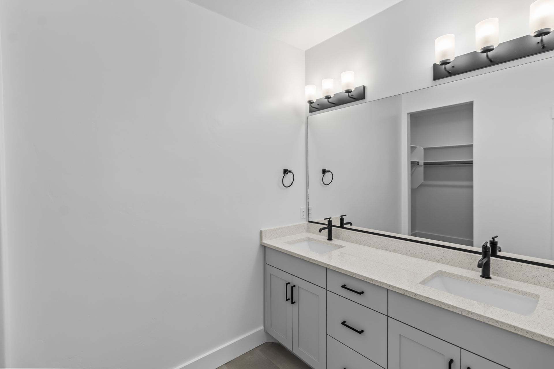 *Finished home photos are representational images only. See sales agent for details.