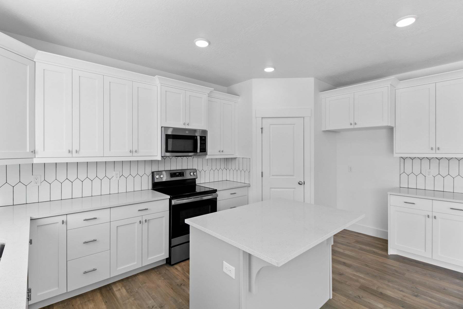 *Finished home photos are representational images only. See sales agent for details.
