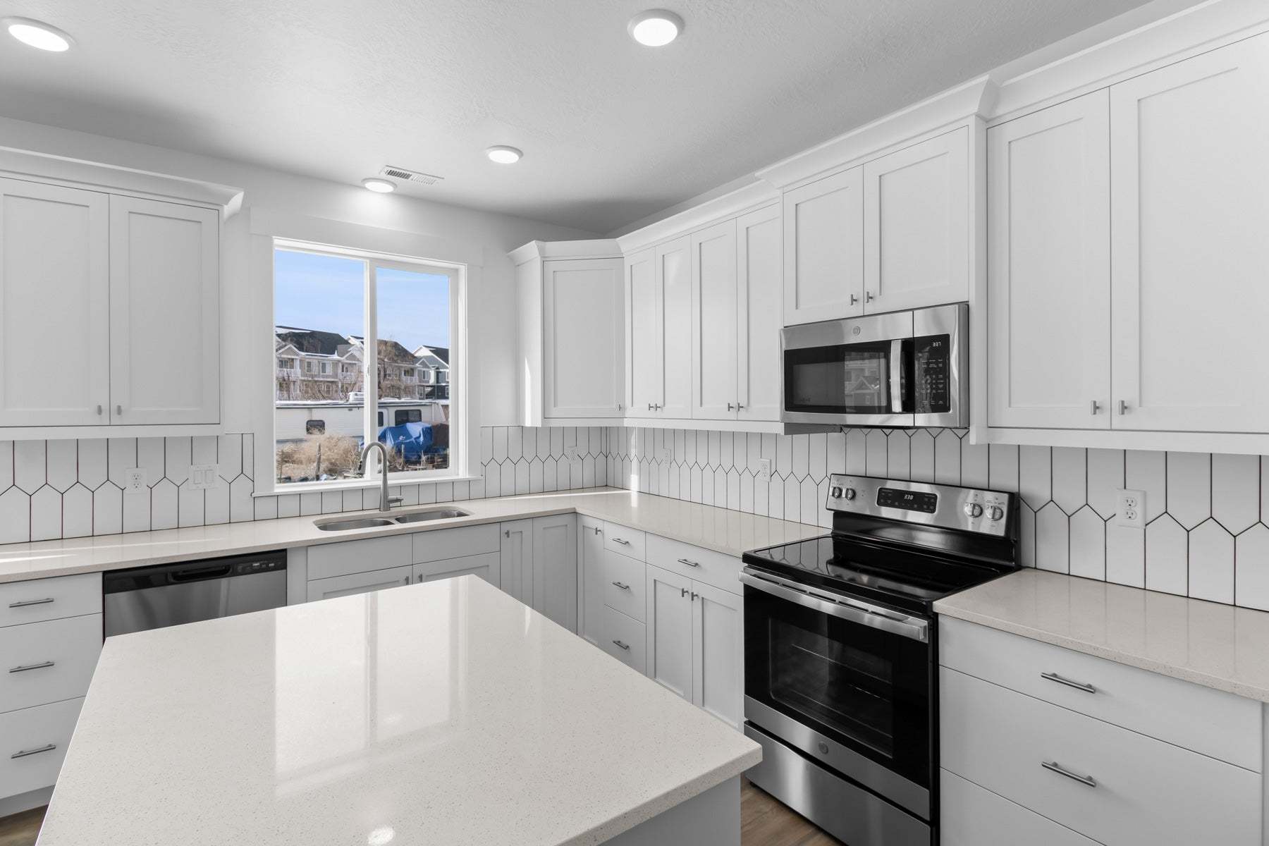 *Finished home photos are representational images only. See sales agent for details.