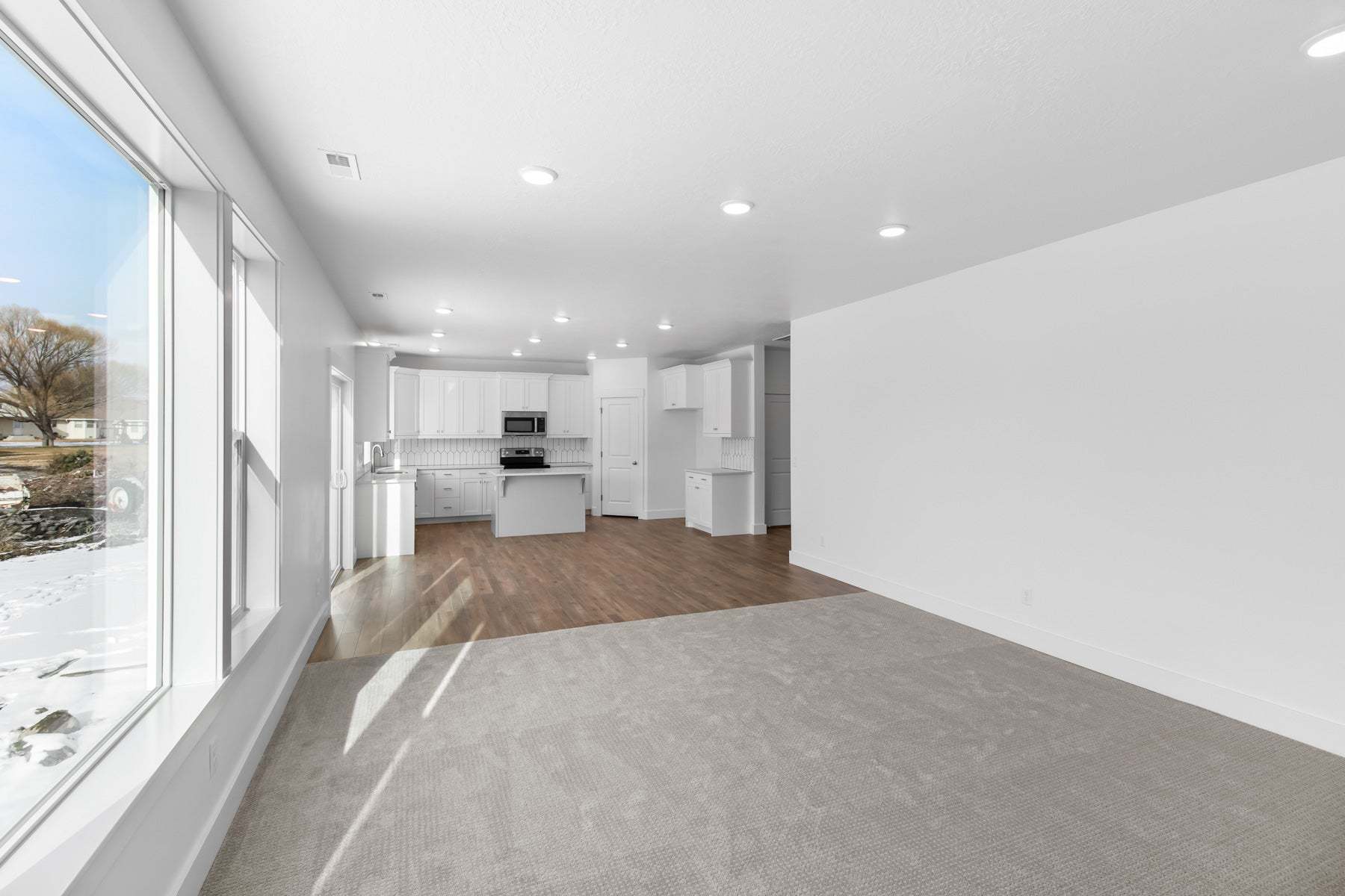 *Finished home photos are representational images only. See sales agent for details.