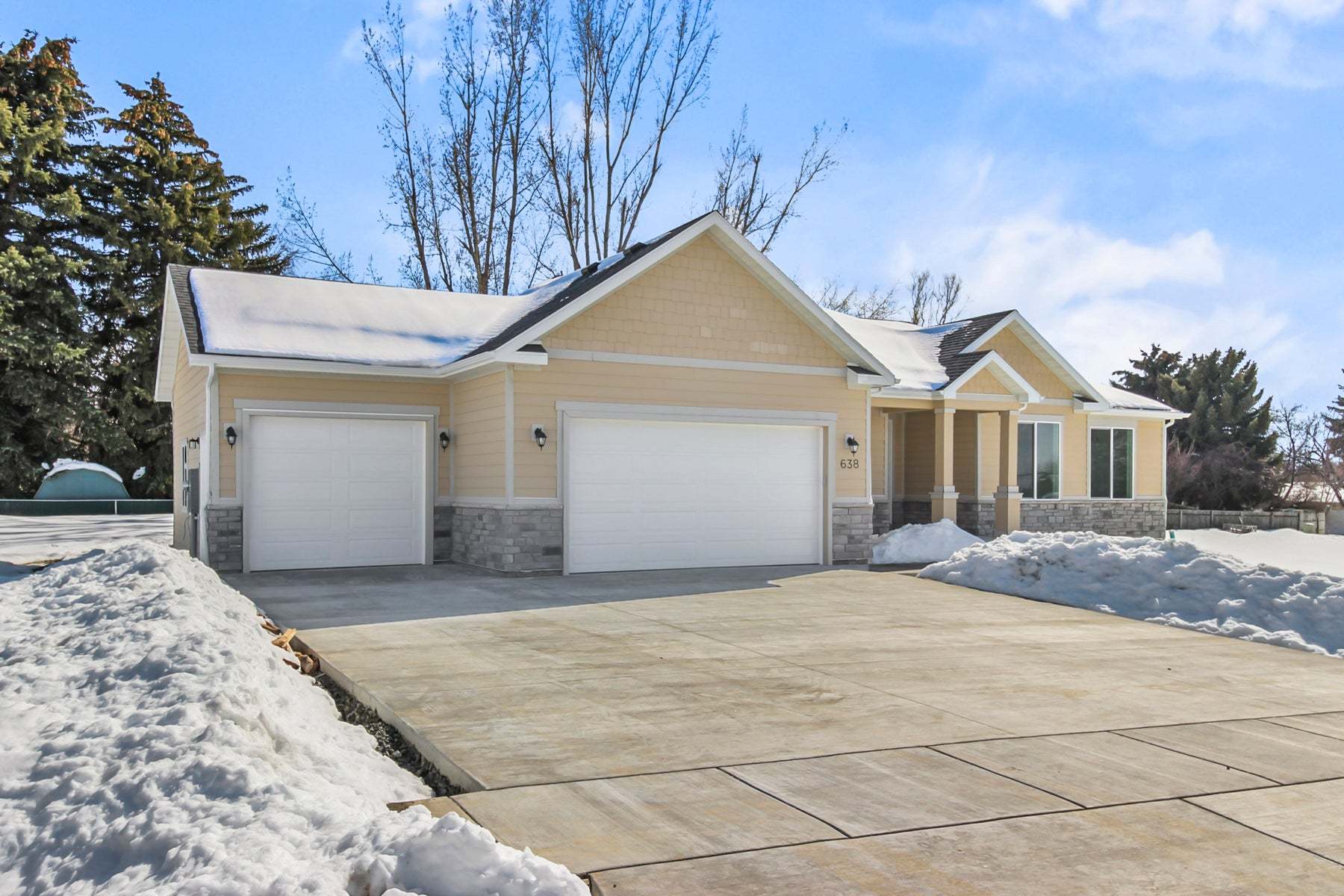 Front *Finished home photos are representational images only. See sales agent for details.