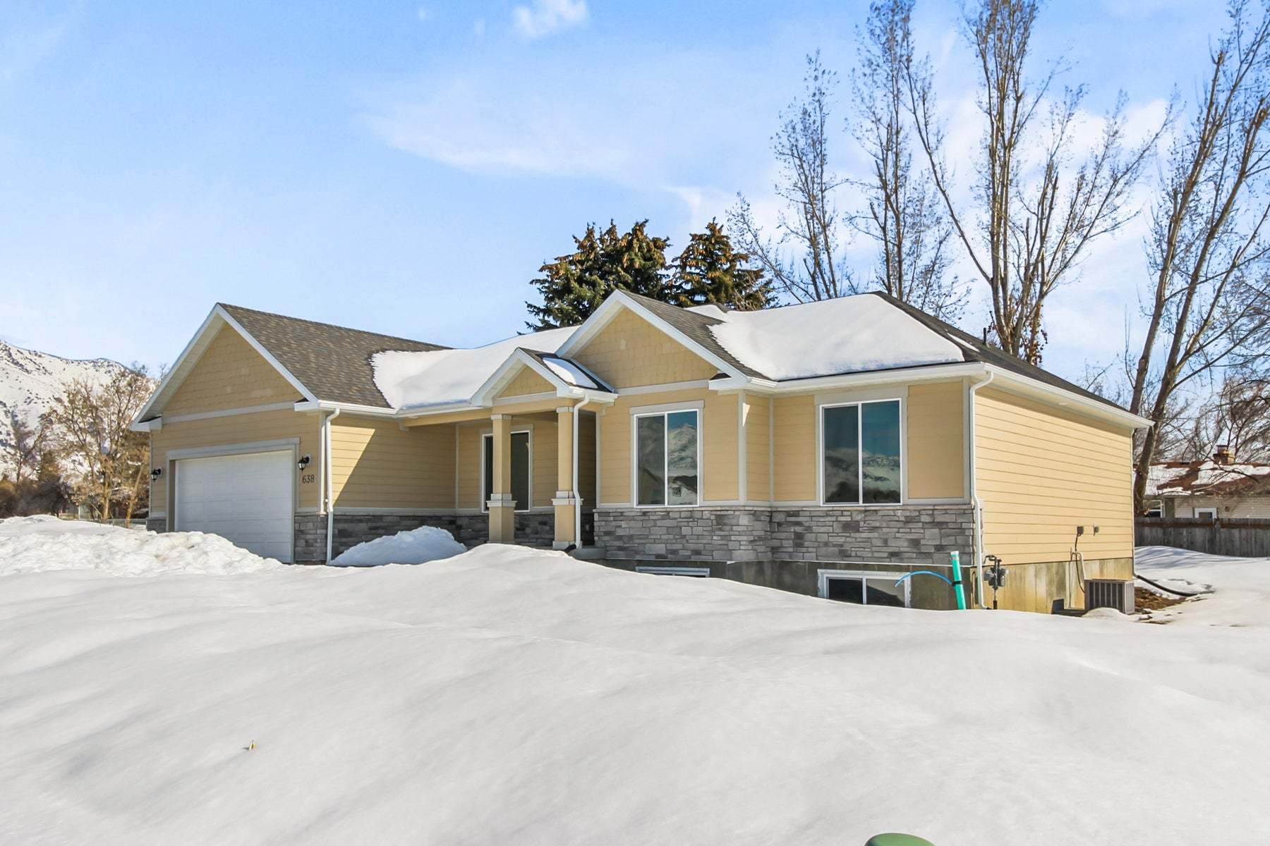 Front *Finished home photos are representational images only. See sales agent for details.