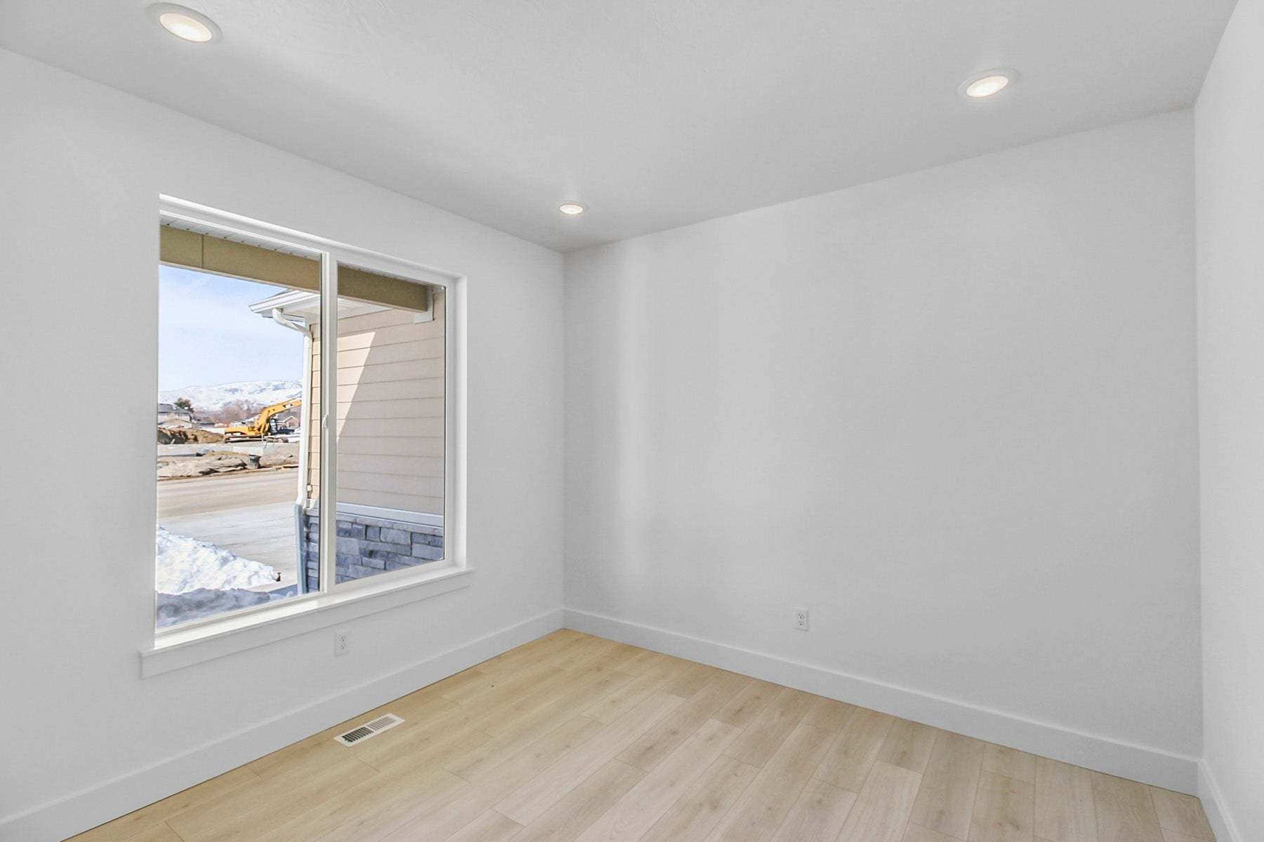 Entry Way *Finished home photos are representational images only. See sales agent for details.