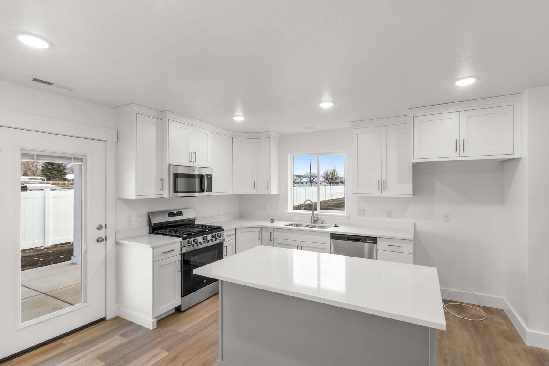 *Finished home photos are representational images only. See sales agent for details.