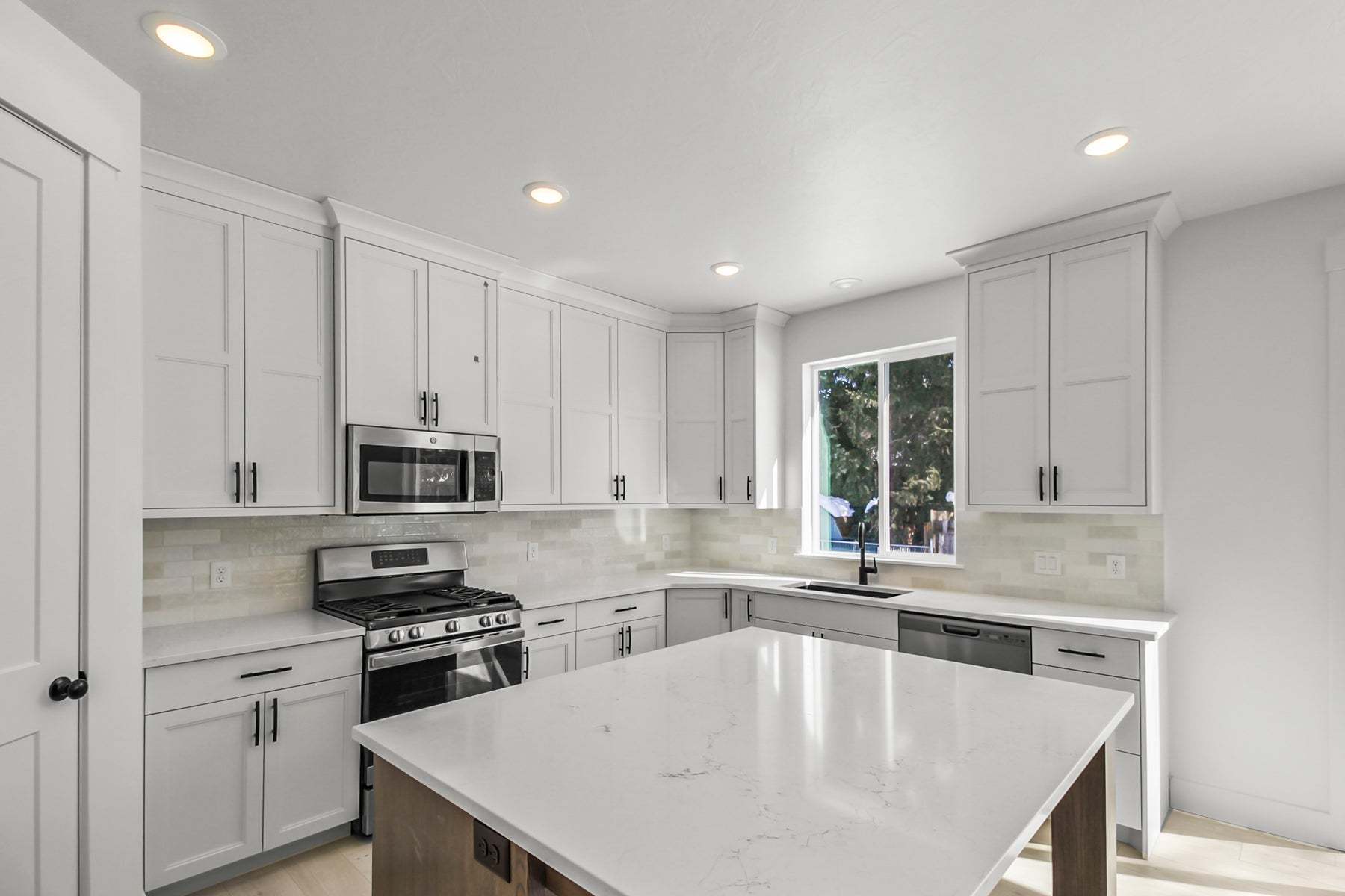 Kitchen *Finished home photos are representational images only. See sales agent for details.