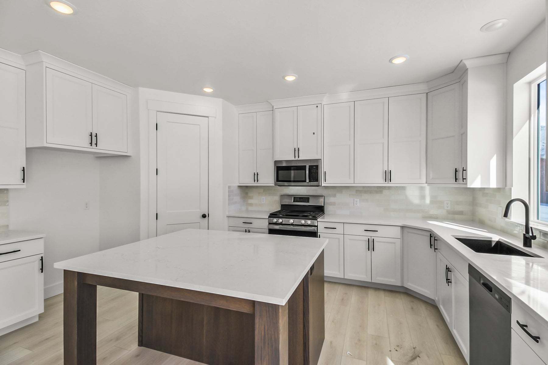 Kitchen *Finished home photos are representational images only. See sales agent for details.