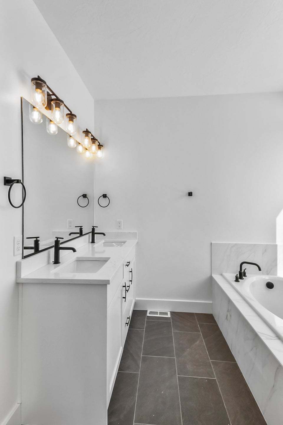 Bathroom *Finished home photos are representational images only. See sales agent for details.