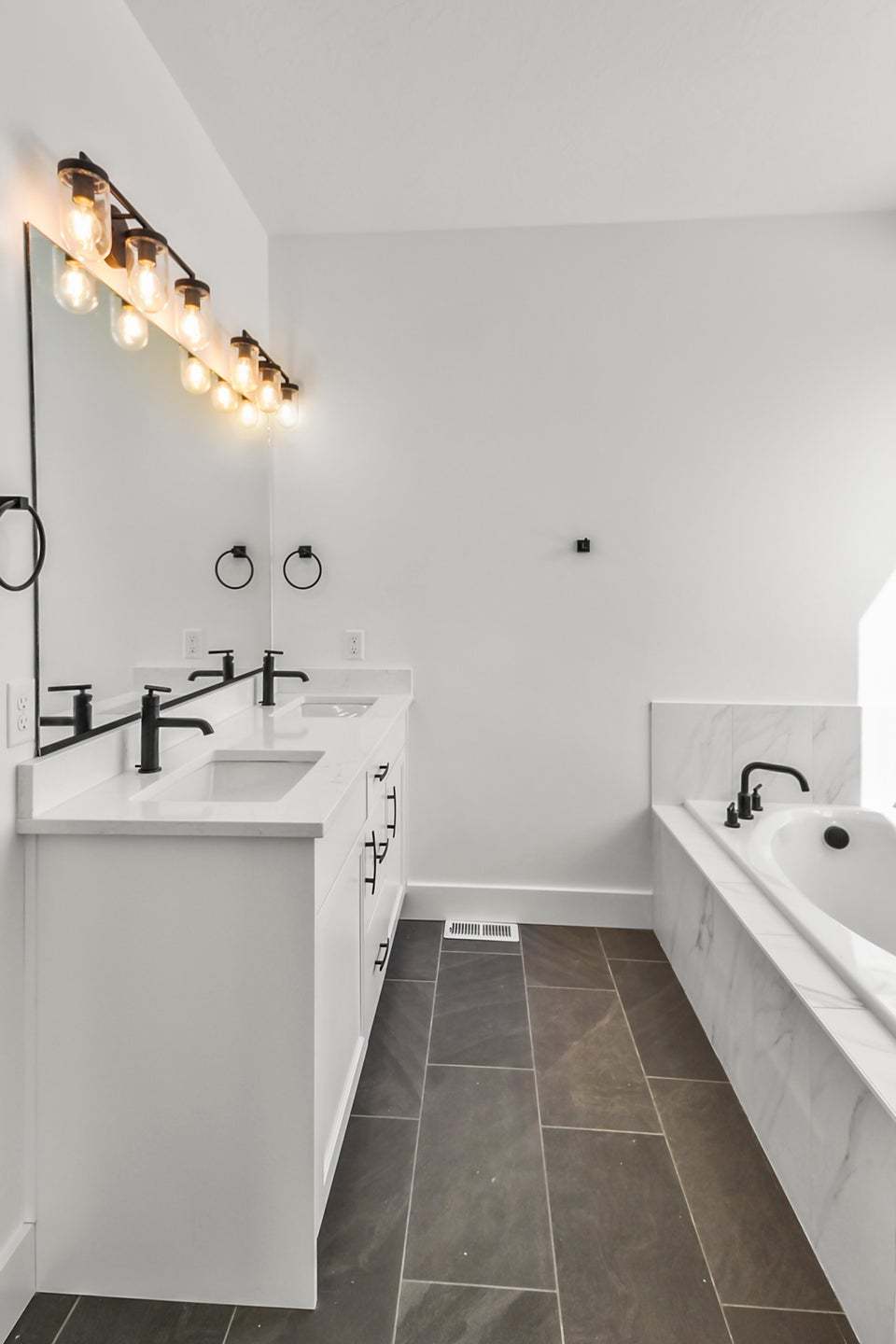 Bathroom *Finished home photos are representational images only. See sales agent for details.