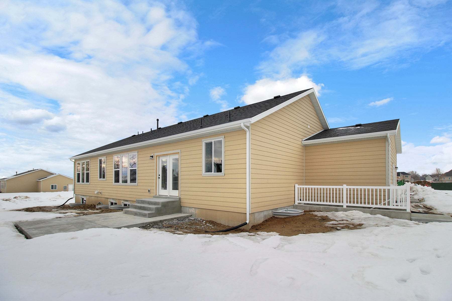 *Finished home photos are representational images only. See sales agent for details.