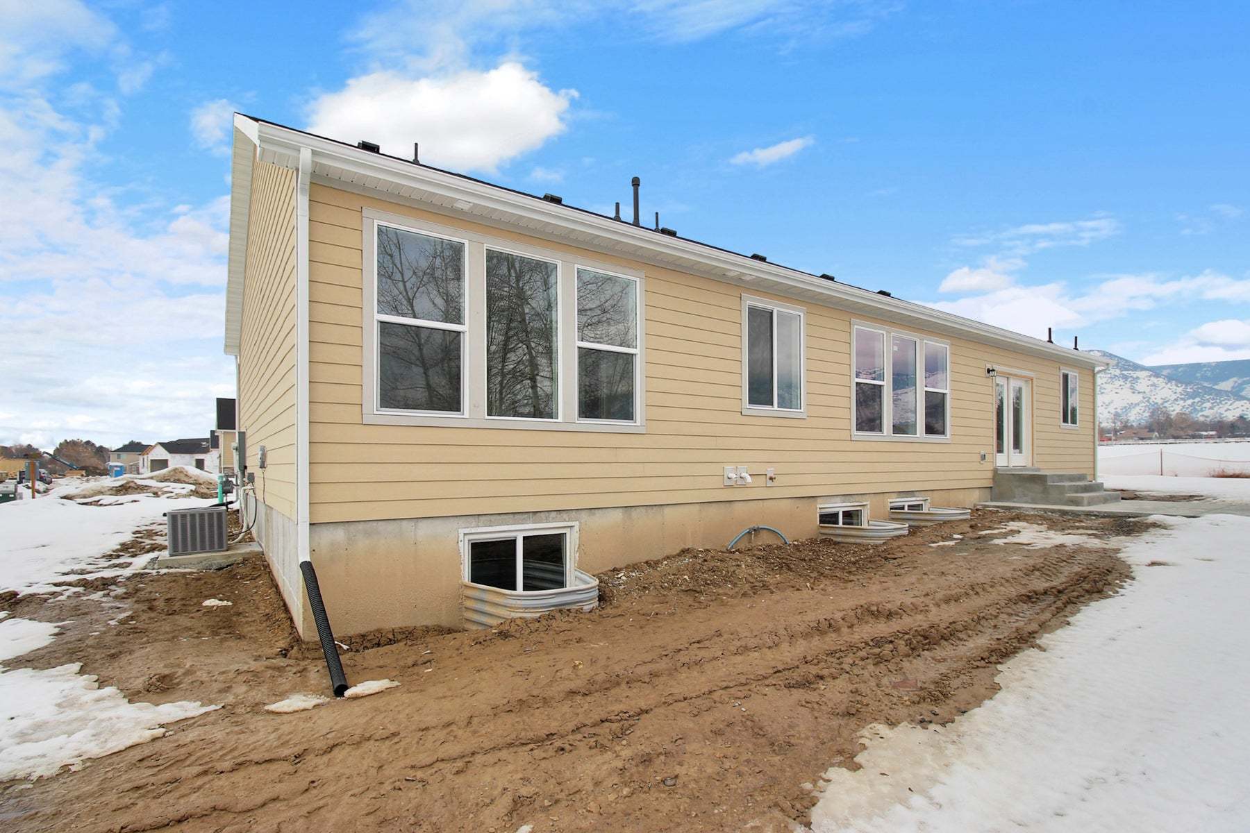 *Finished home photos are representational images only. See sales agent for details.