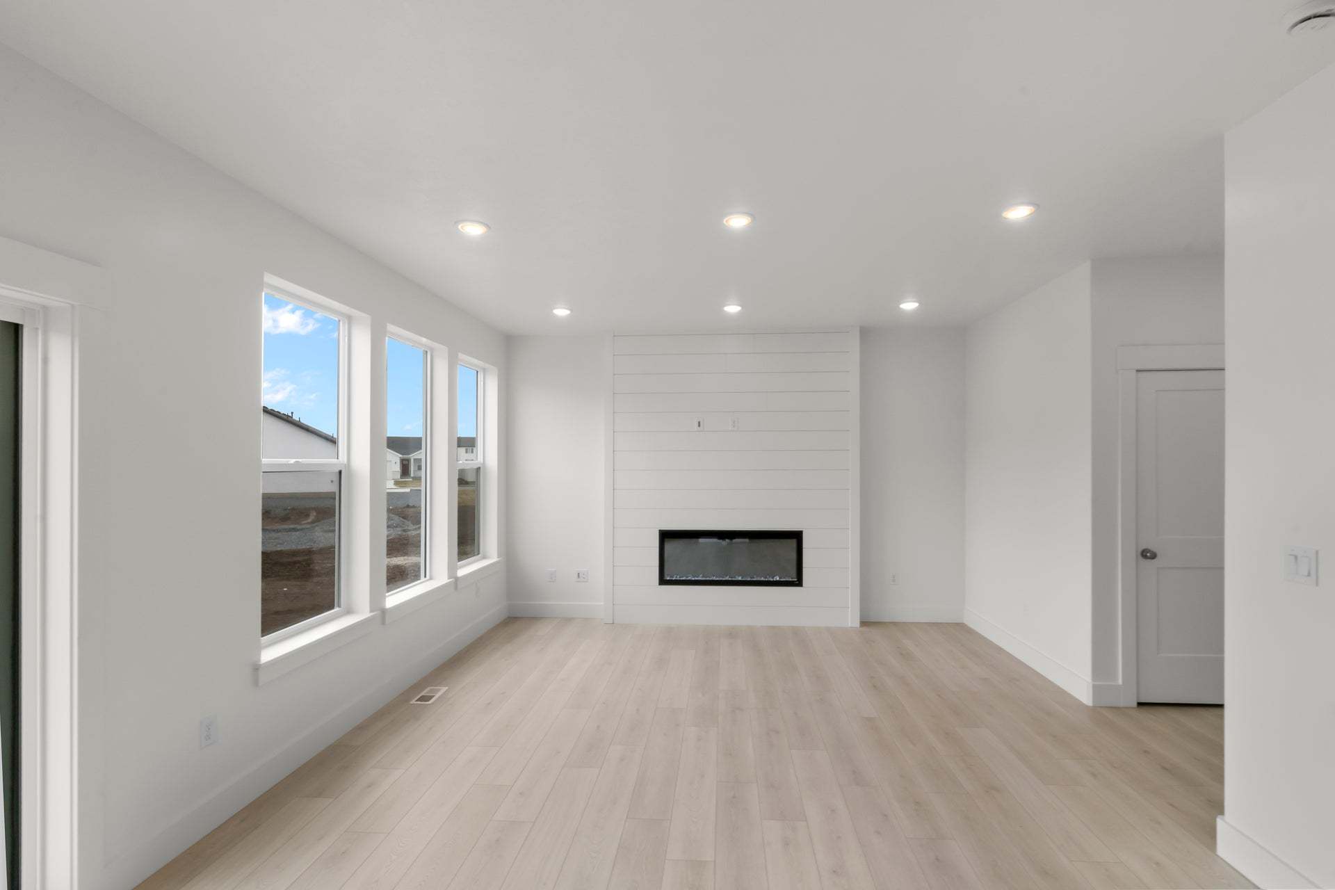 *Finished home photos are representational images only. See sales agent for details.