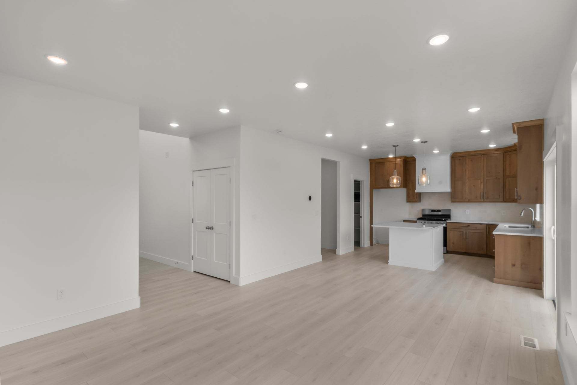 *Finished home photos are representational images only. See sales agent for details.