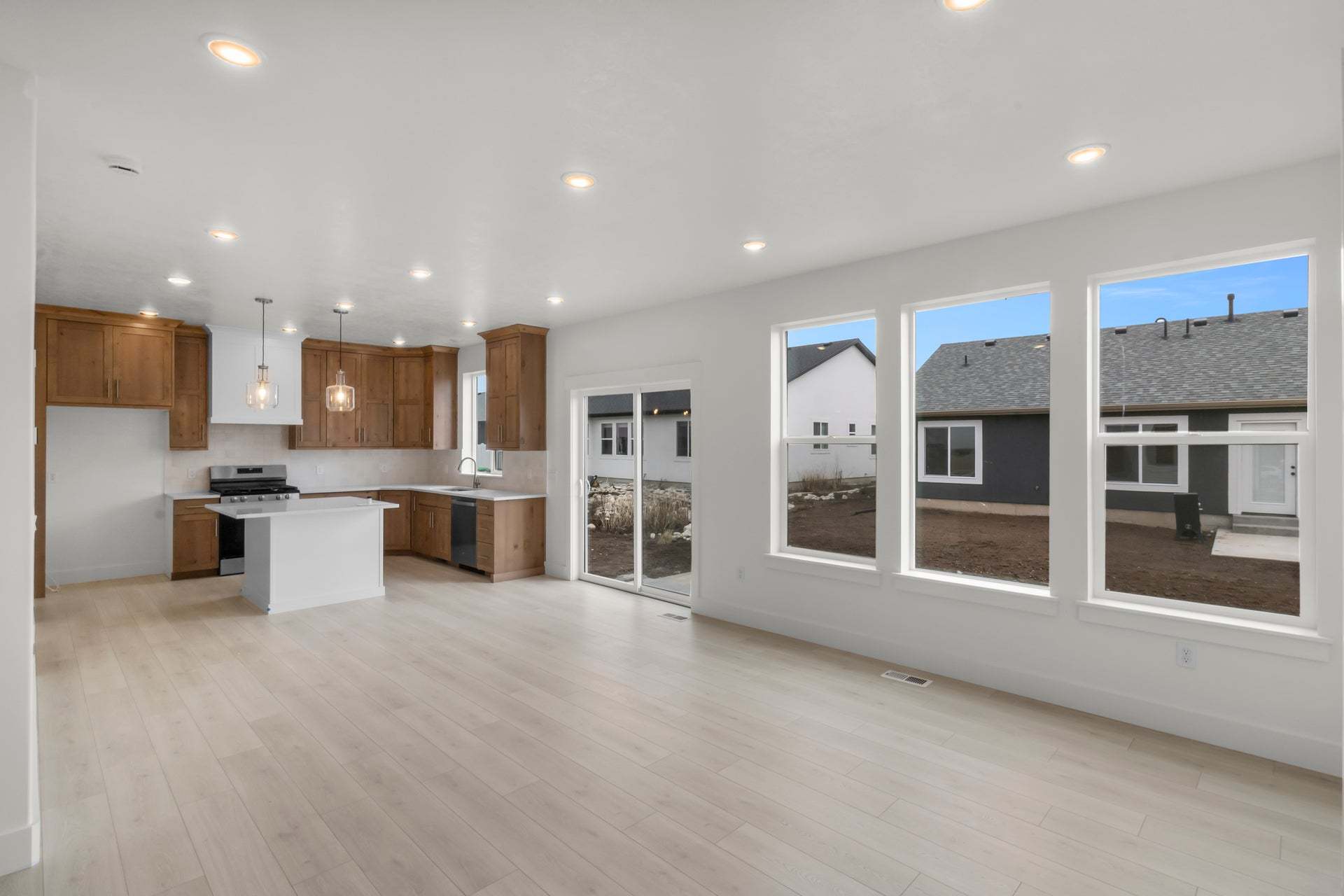 *Finished home photos are representational images only. See sales agent for details.