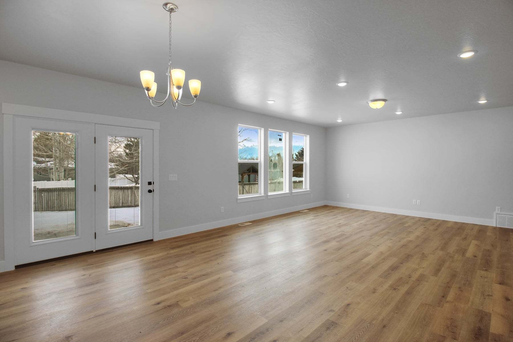 *Finished home photos are representational images only. See sales agent for details.