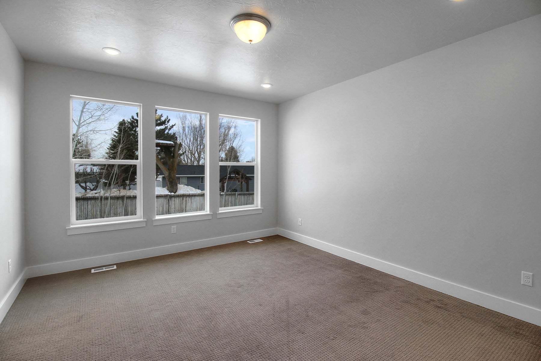 *Finished home photos are representational images only. See sales agent for details.