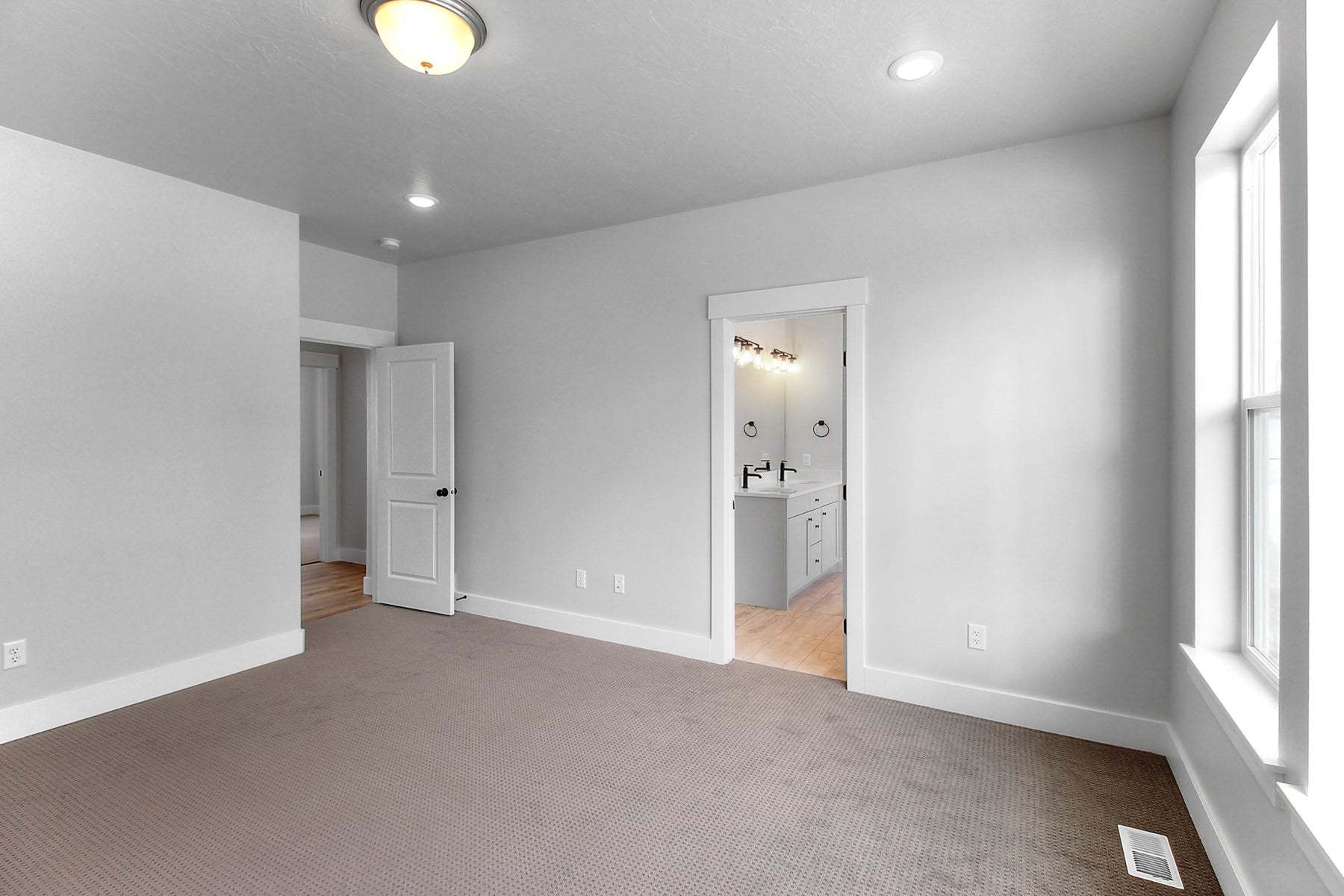 *Finished home photos are representational images only. See sales agent for details.