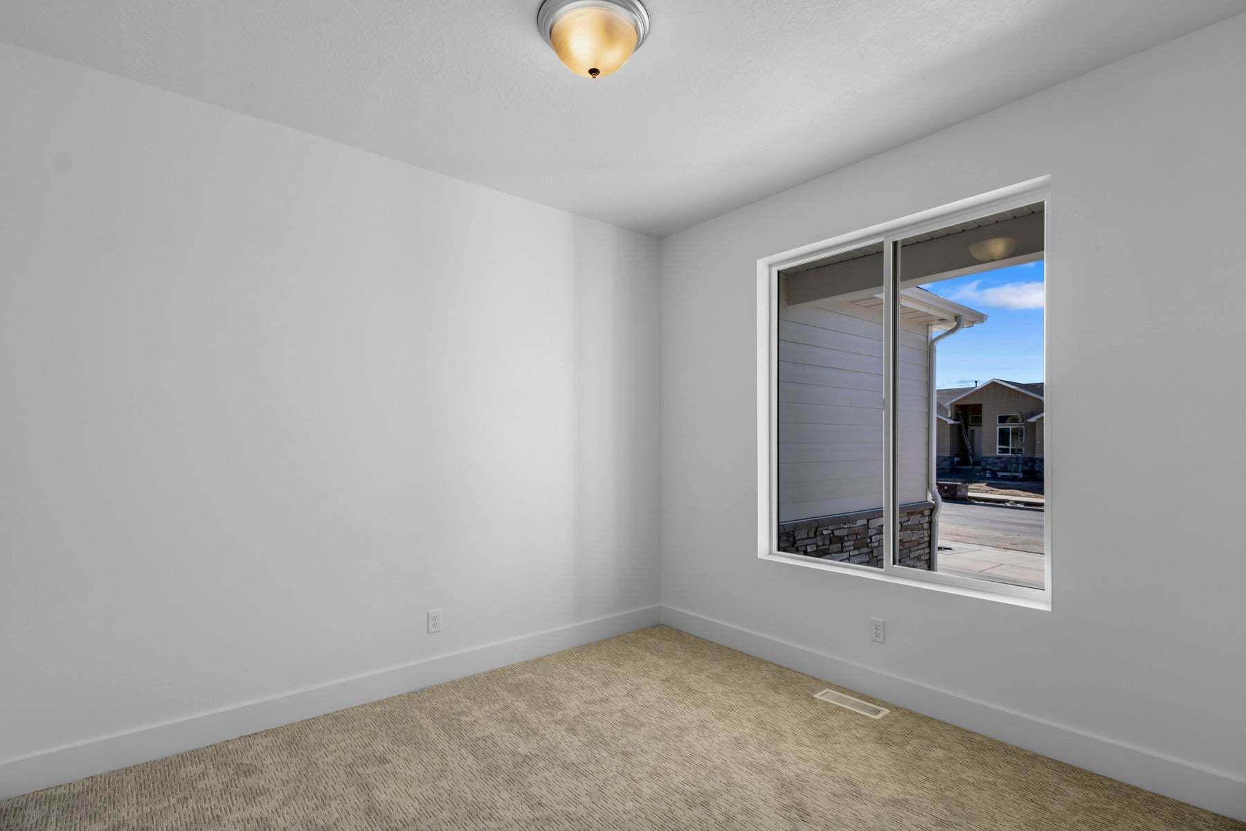 *Finished home photos are representational images only. See sales agent for details.
