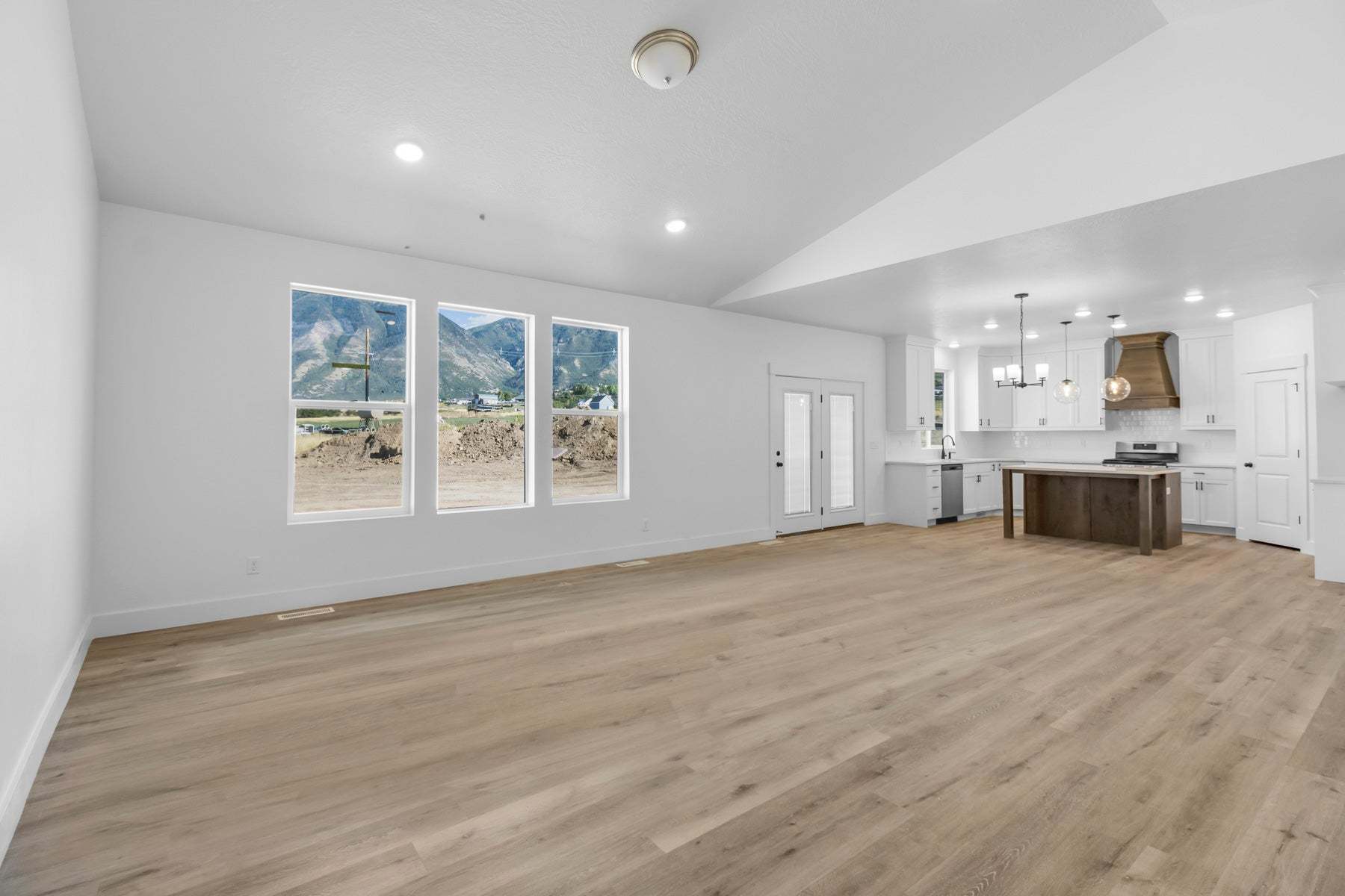 *Finished home photos are representational images only. See sales agent for details.