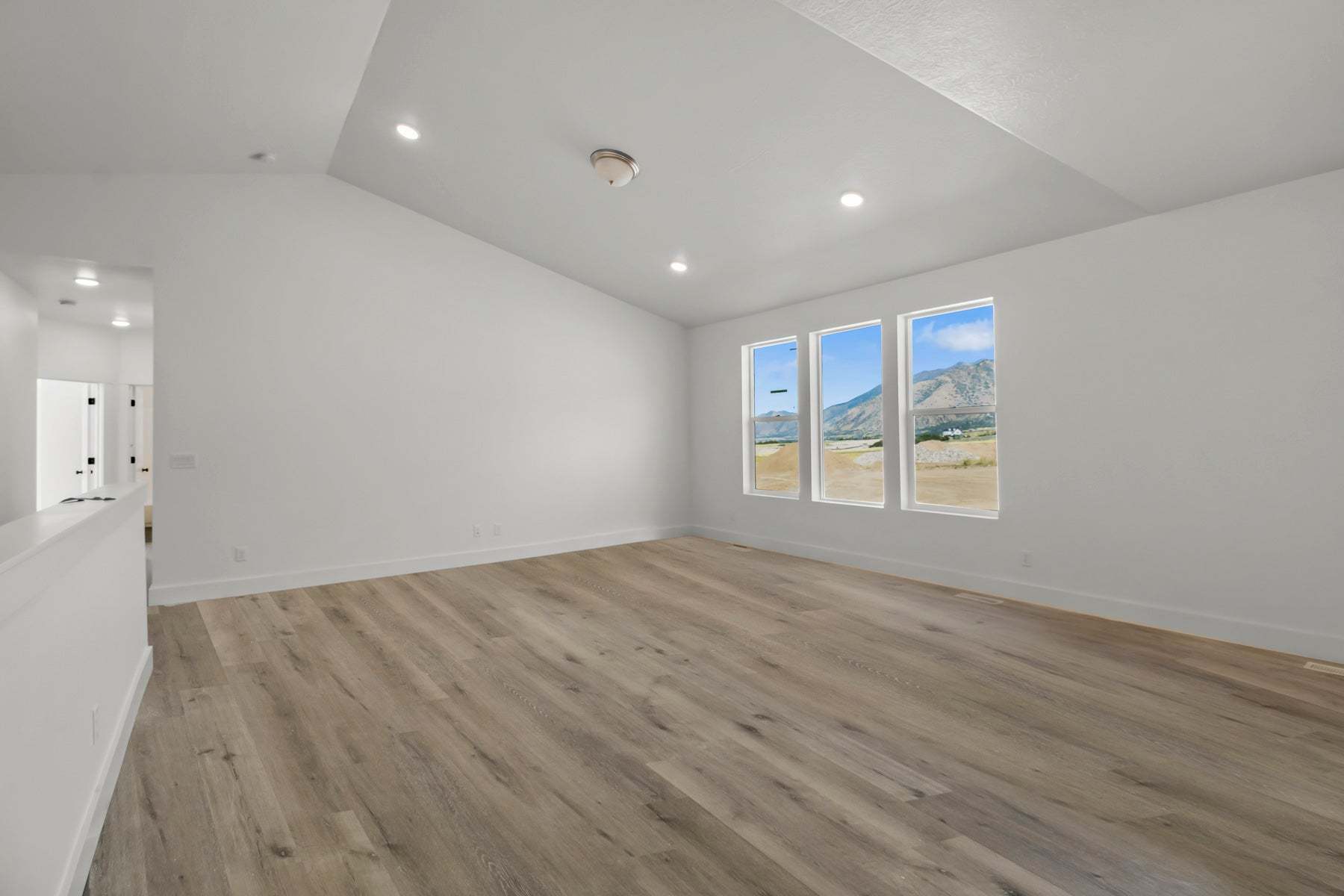 *Finished home photos are representational images only. See sales agent for details.