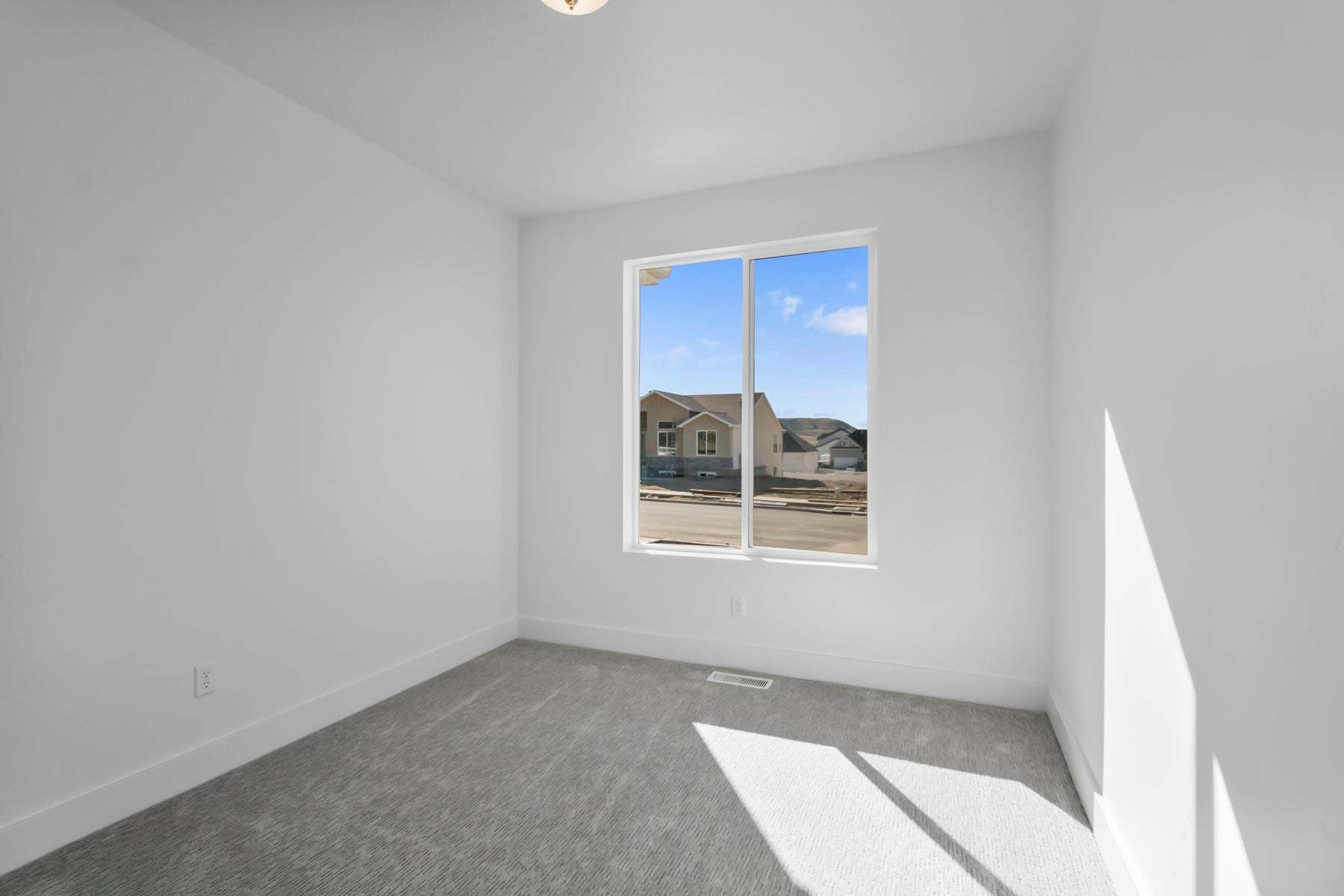 *Finished home photos are representational images only. See sales agent for details.