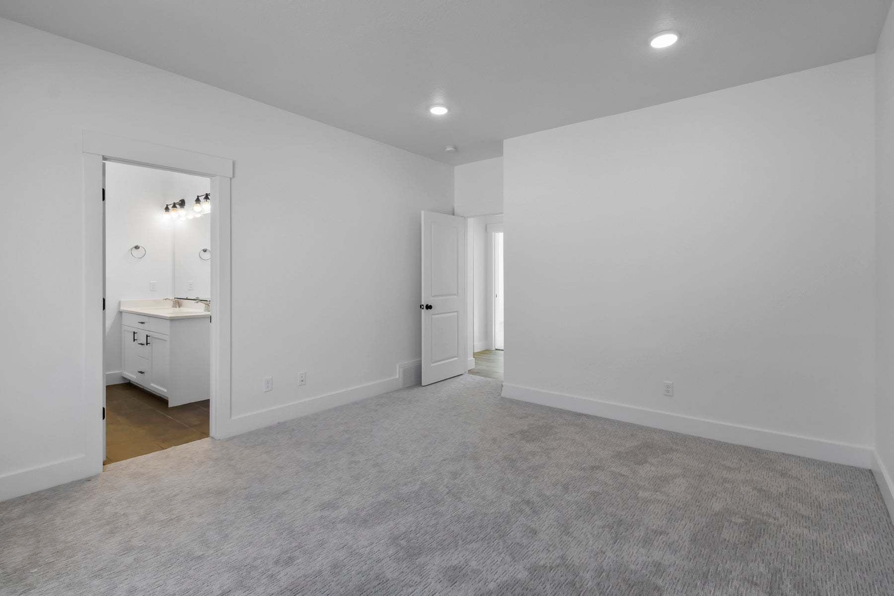 *Finished home photos are representational images only. See sales agent for details.